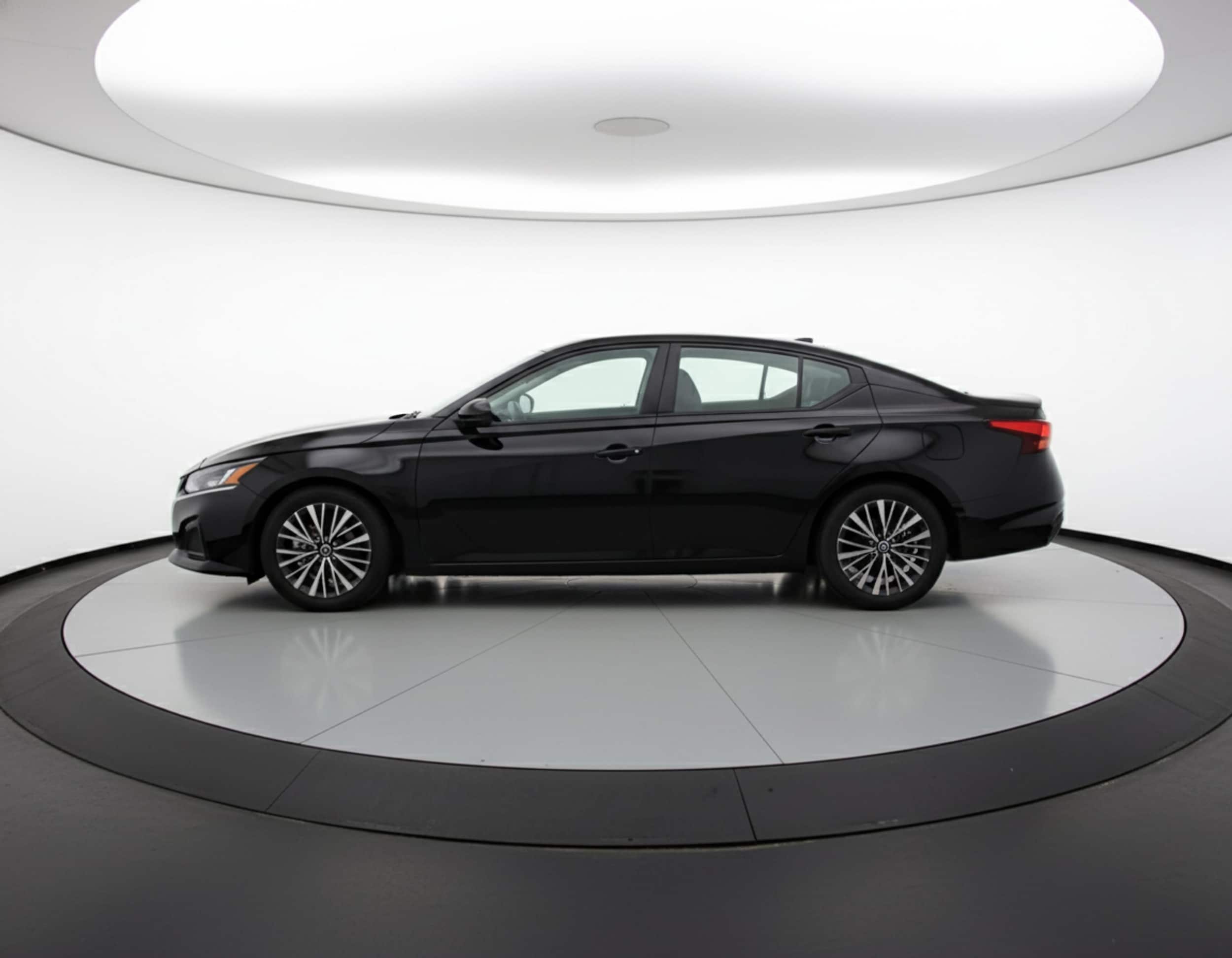 Thumbnail: 2025 Nissan Altima - 4