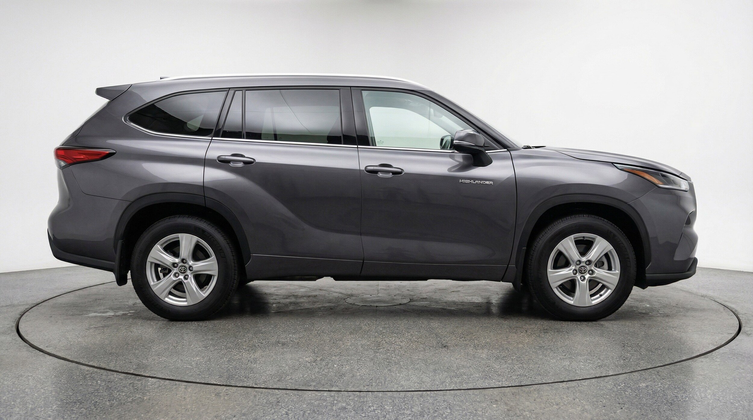 Thumbnail: 2025 Toyota Highlander - 11