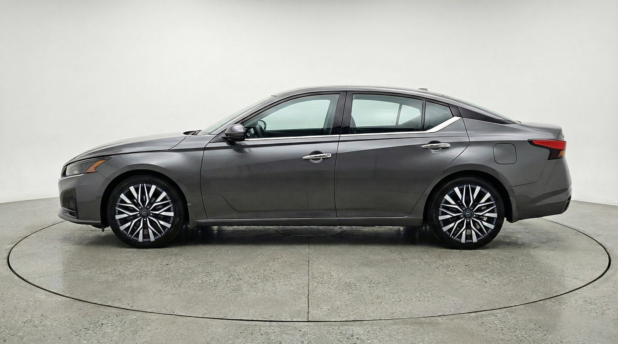 Thumbnail: 2025 Nissan Altima - 5