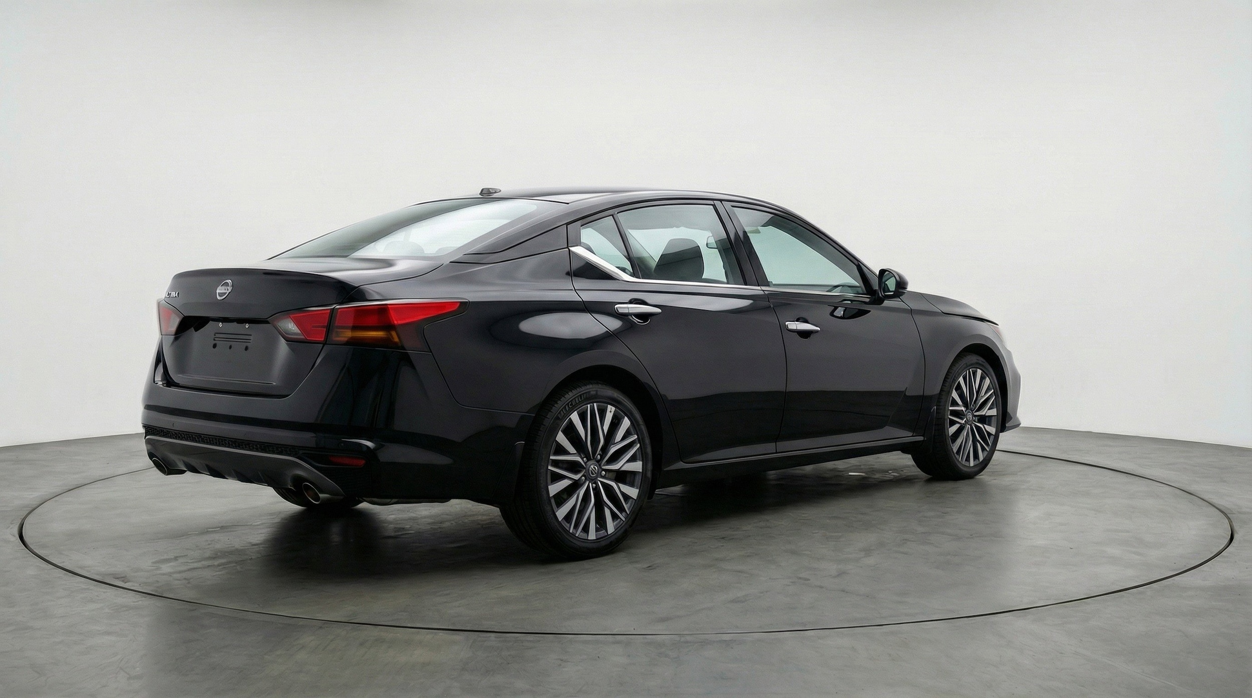 Thumbnail: 2025 Nissan Altima - 9