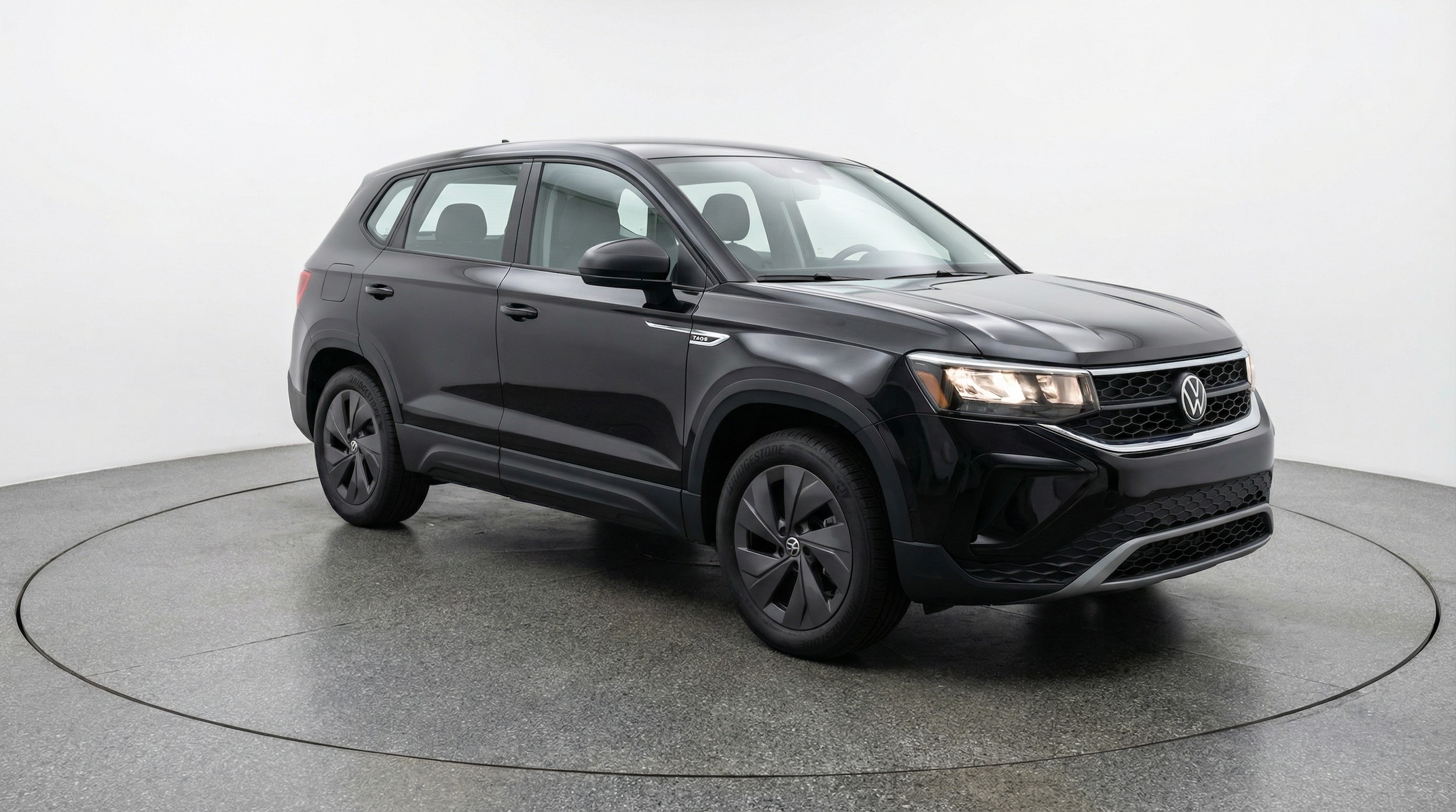 Thumbnail: 2025 Volkswagen Taos - 1