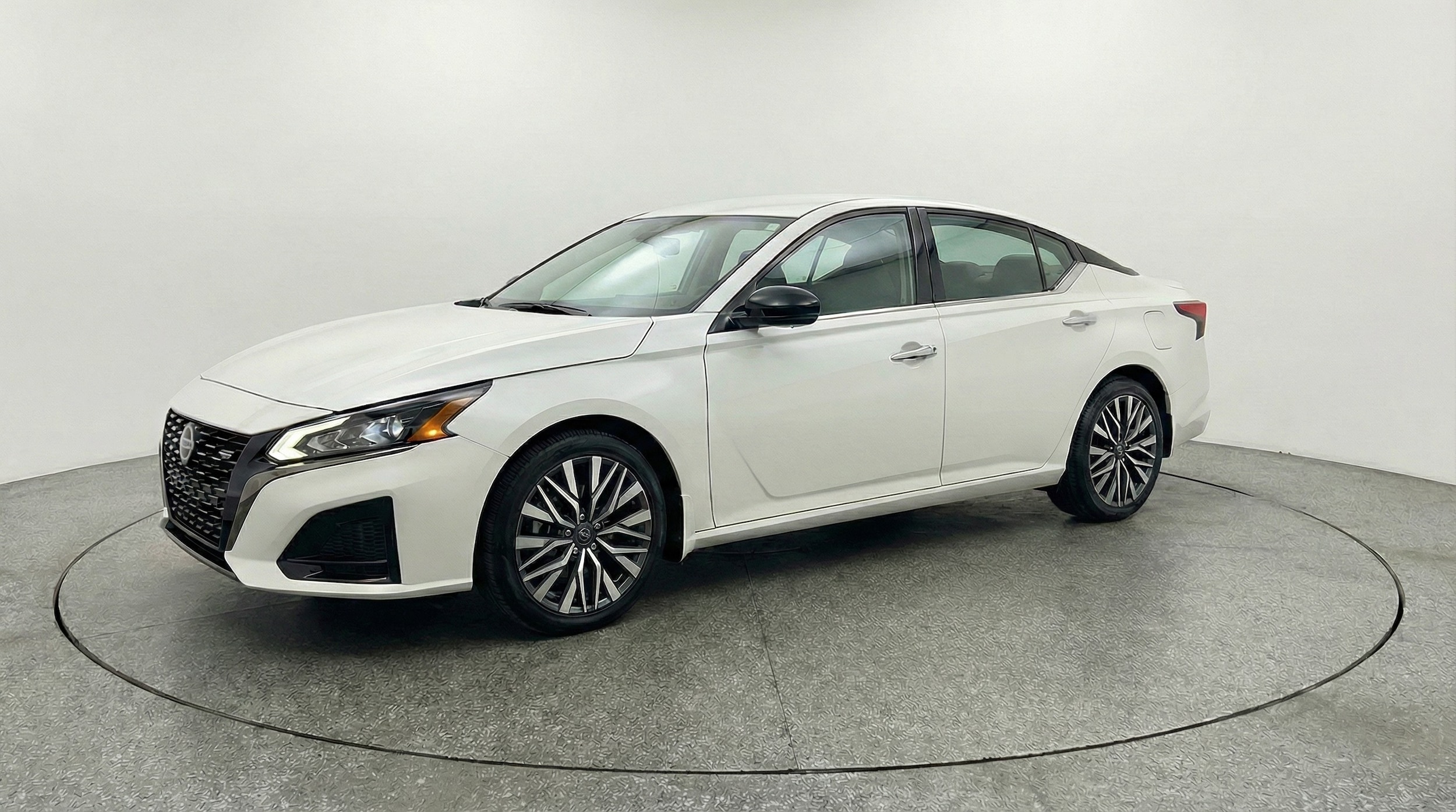 Thumbnail: 2025 Nissan Altima - 3