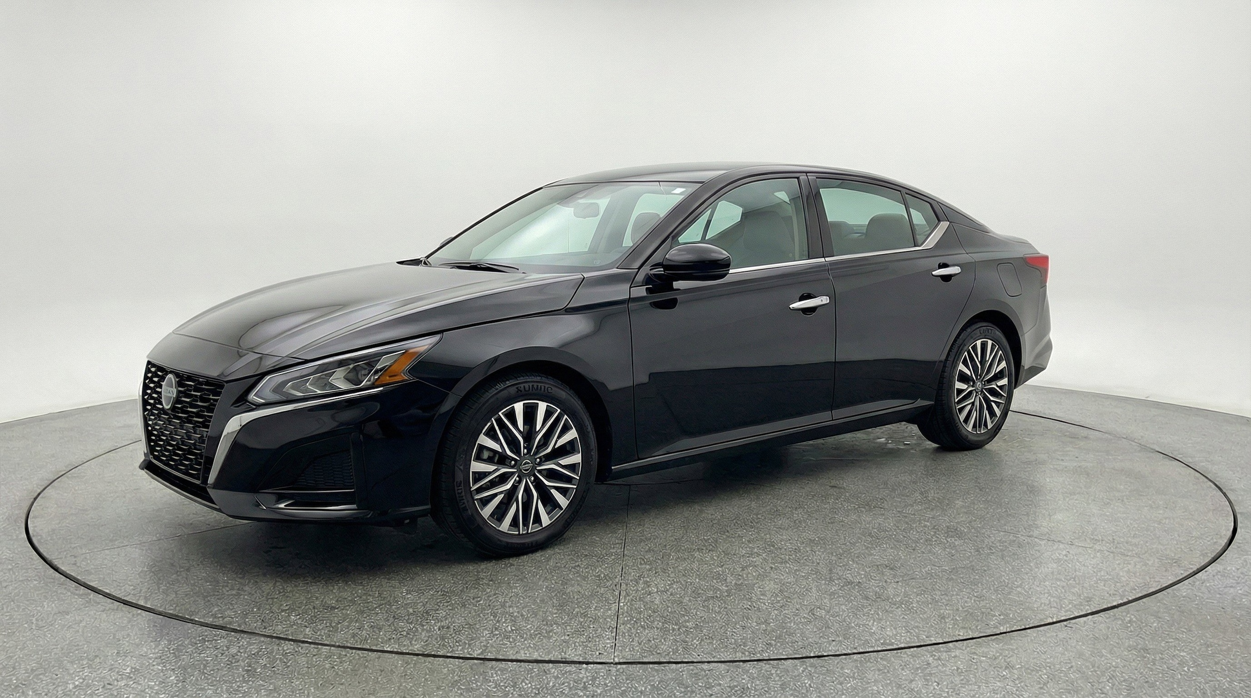 Thumbnail: 2025 Nissan Altima - 3