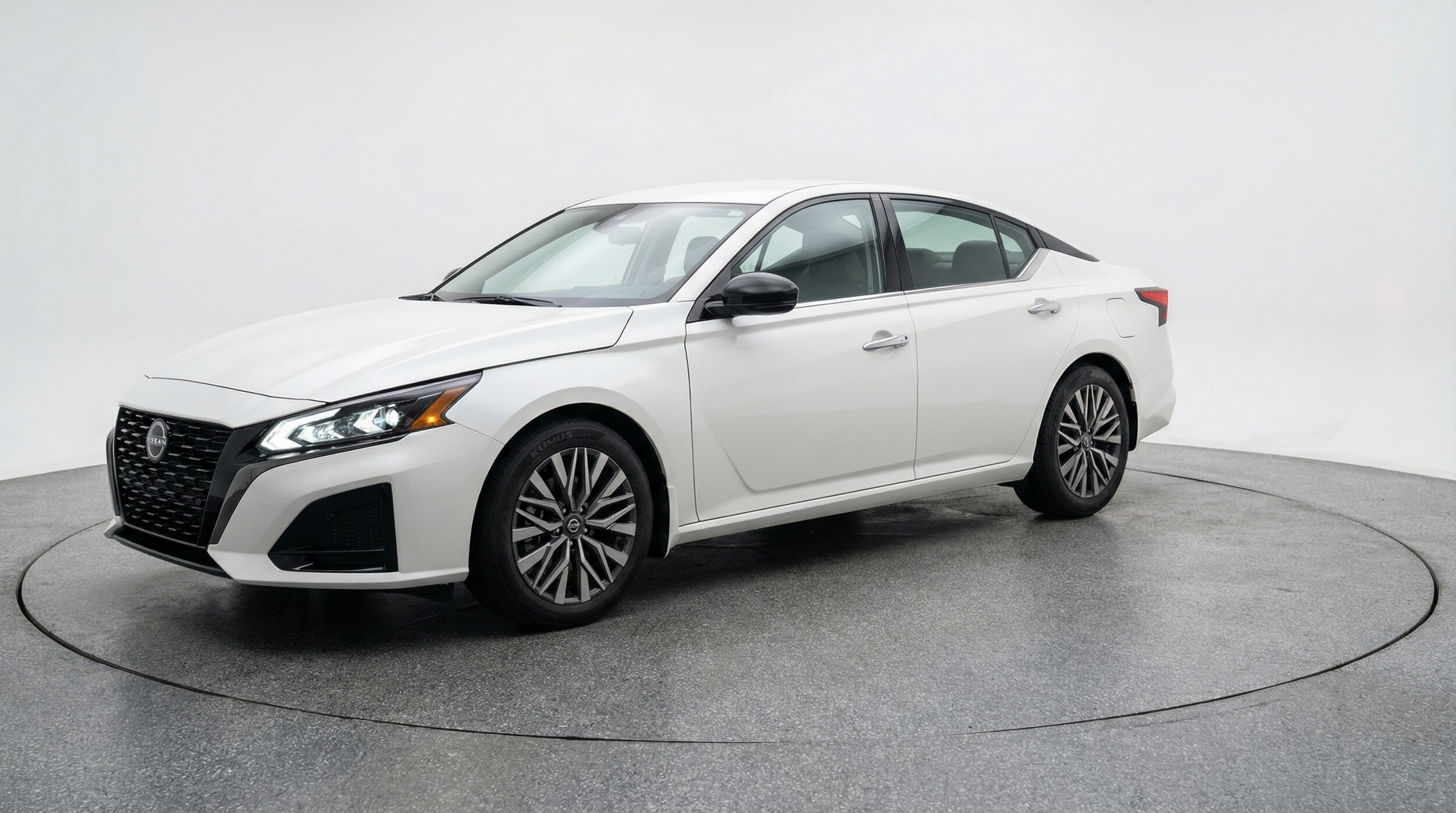 Thumbnail: 2025 Nissan Altima - 3