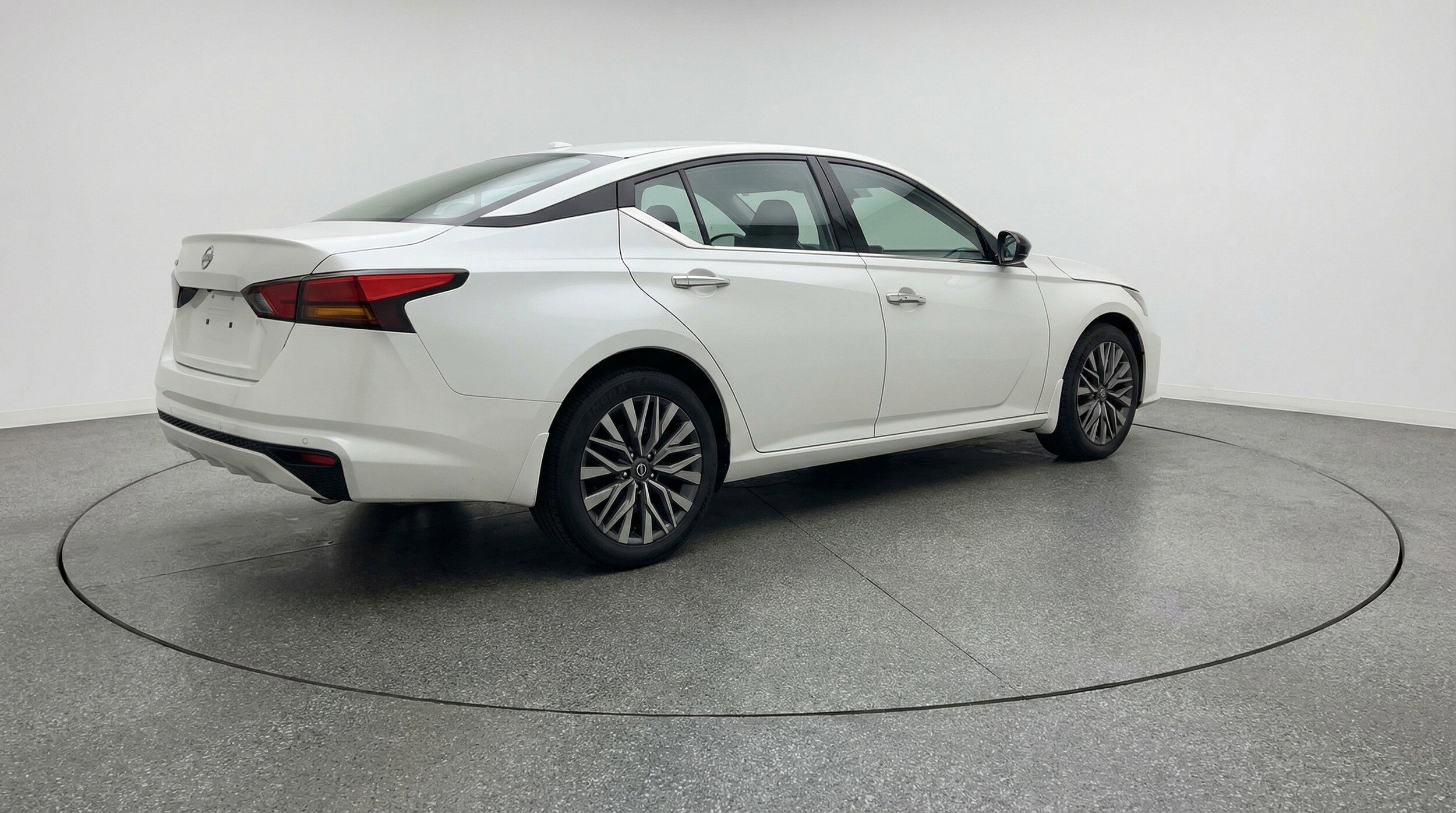 Thumbnail: 2025 Nissan Altima - 9