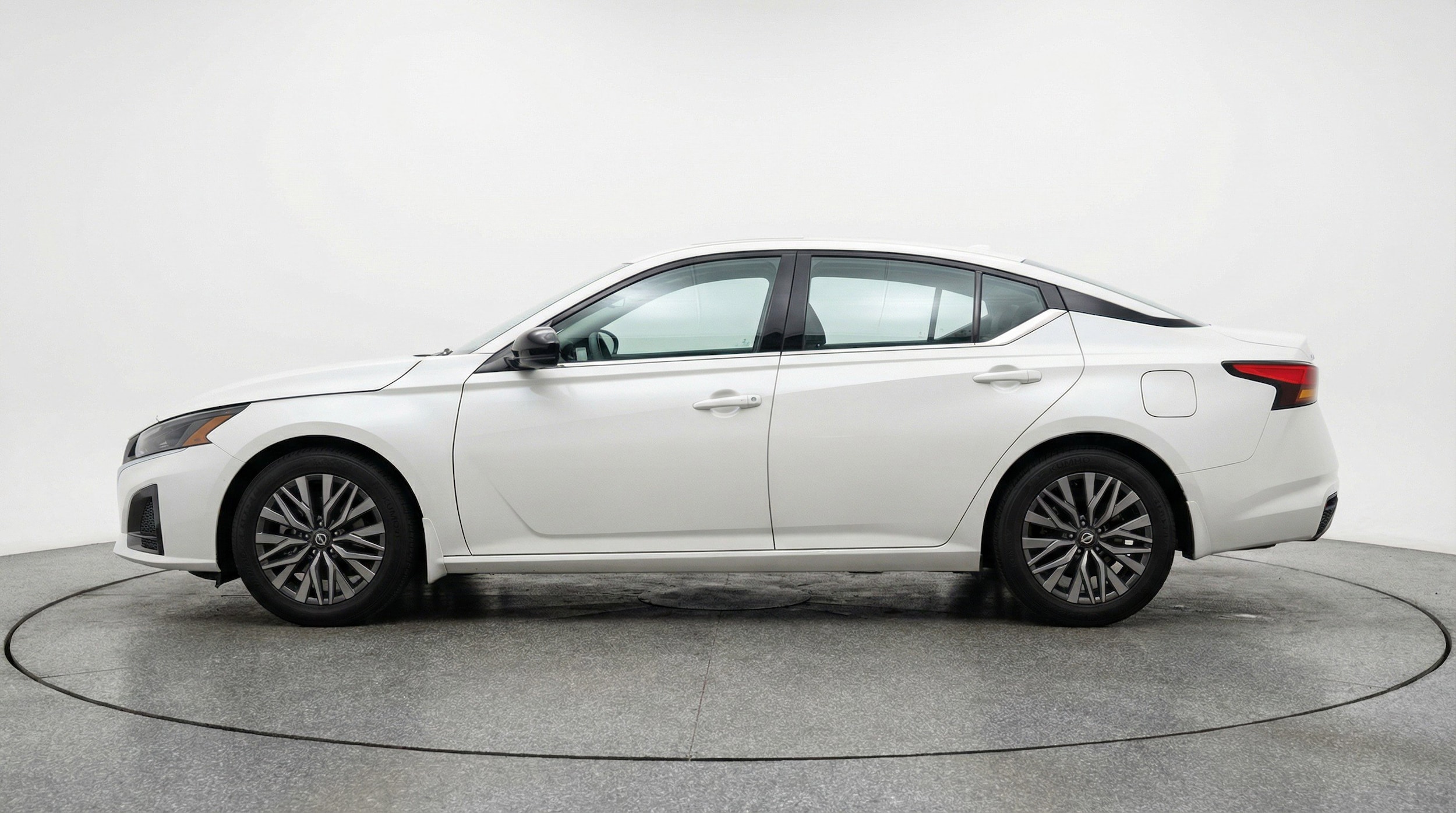 Thumbnail: 2025 Nissan Altima - 5