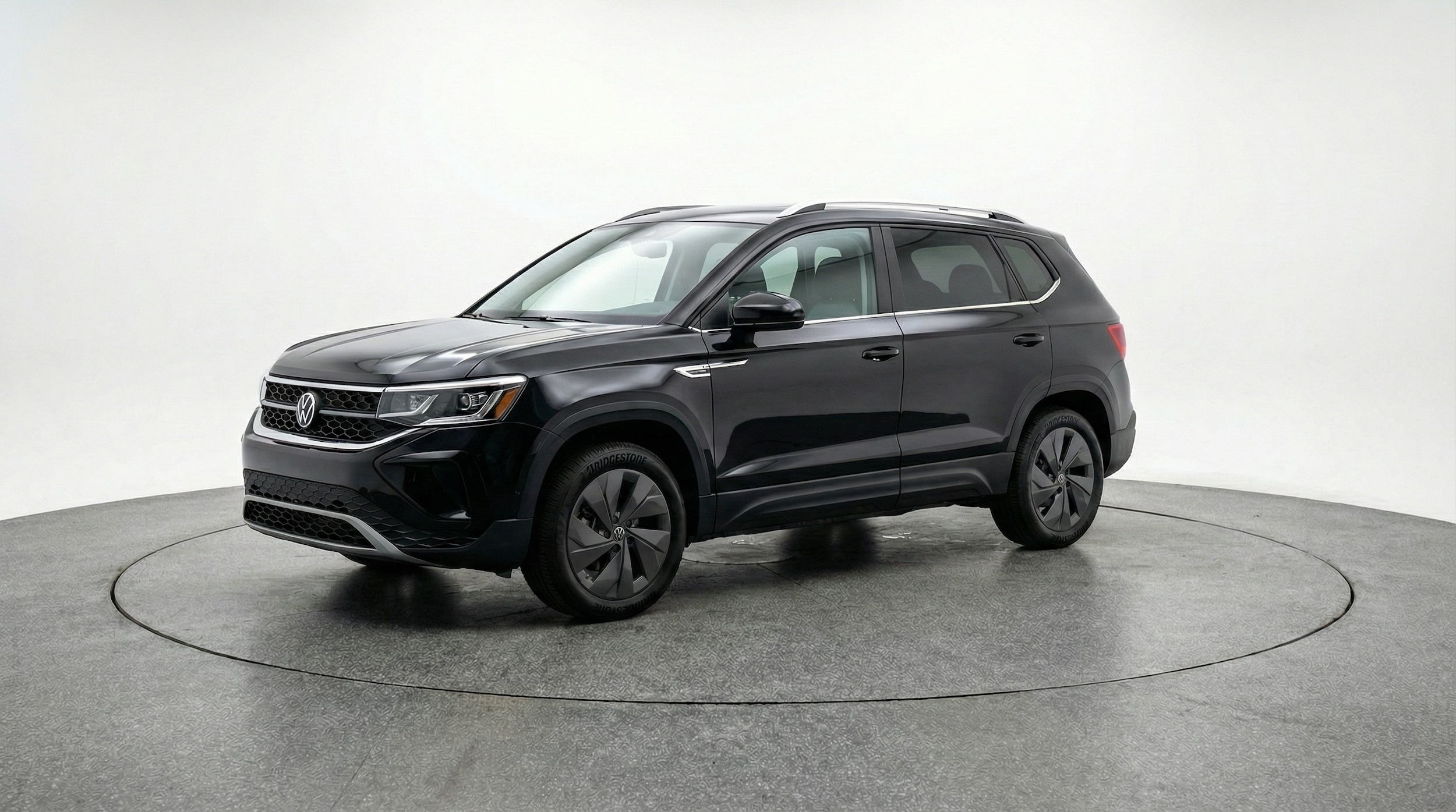 Thumbnail: 2025 Volkswagen Taos - 3