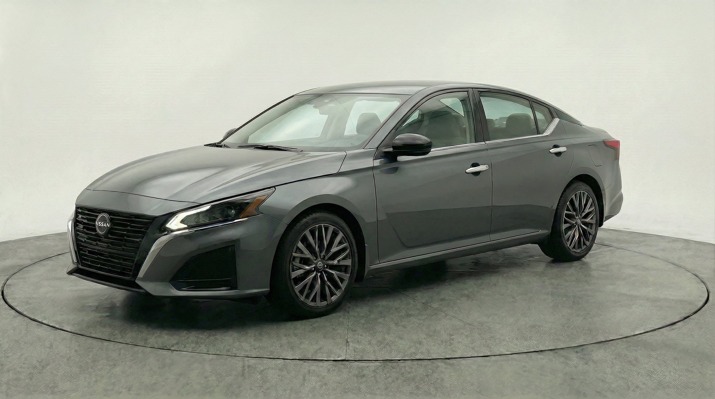 Thumbnail: 2025 Nissan Altima - 3