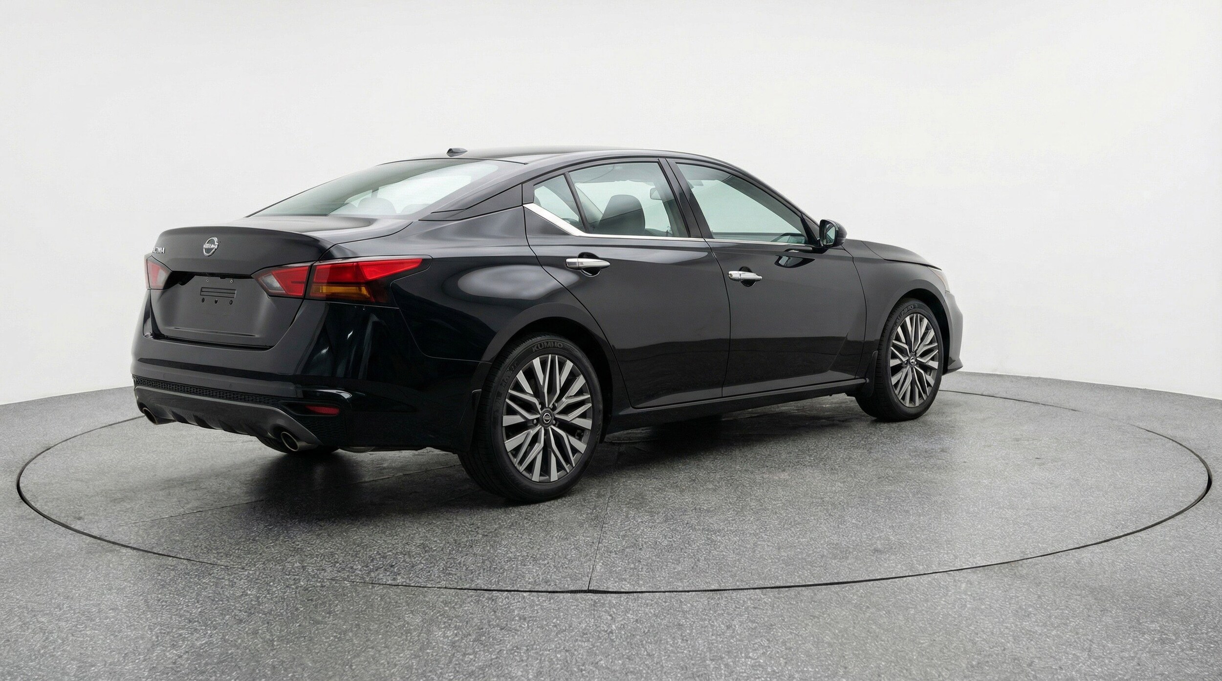 Thumbnail: 2025 Nissan Altima - 9
