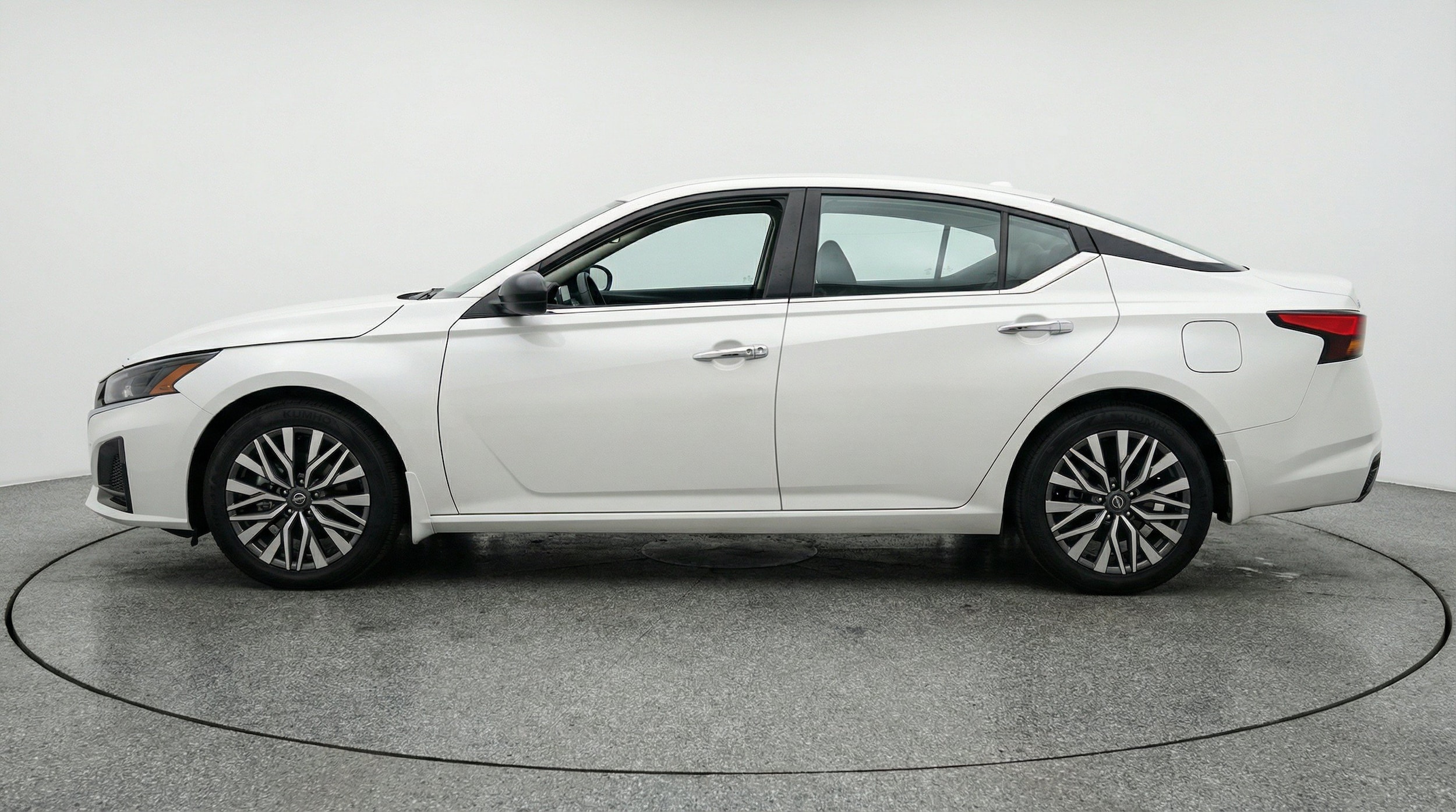 Thumbnail: 2025 Nissan Altima - 5