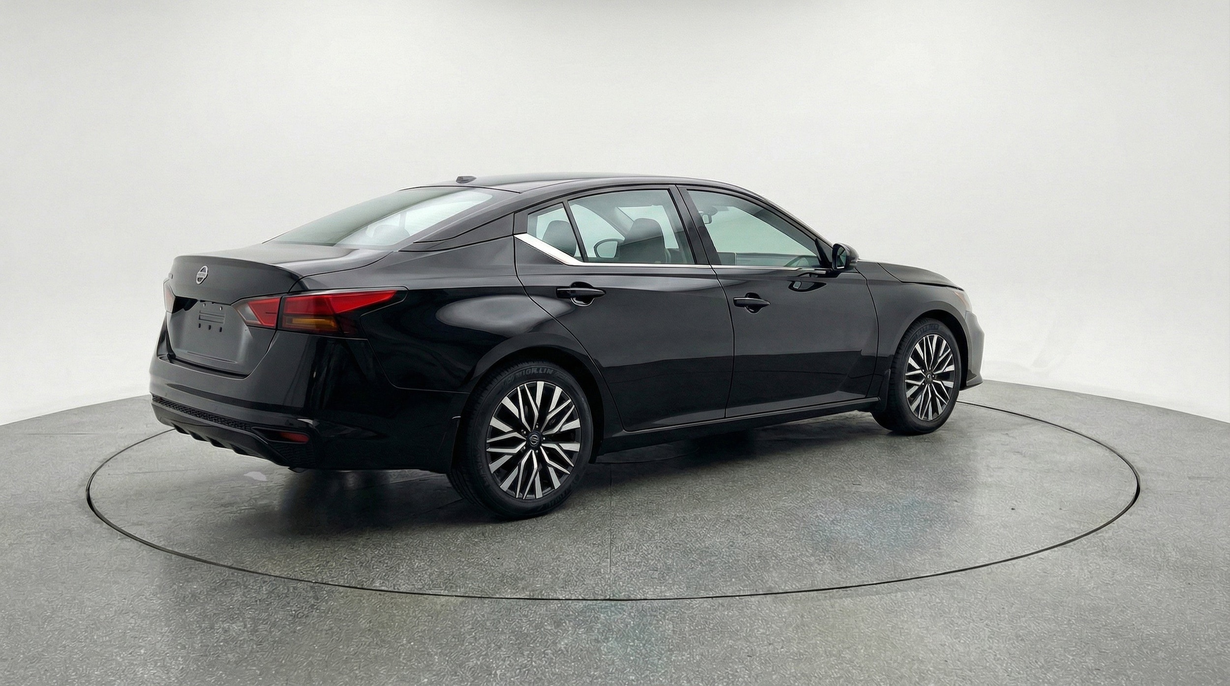 Thumbnail: 2025 Nissan Altima - 9