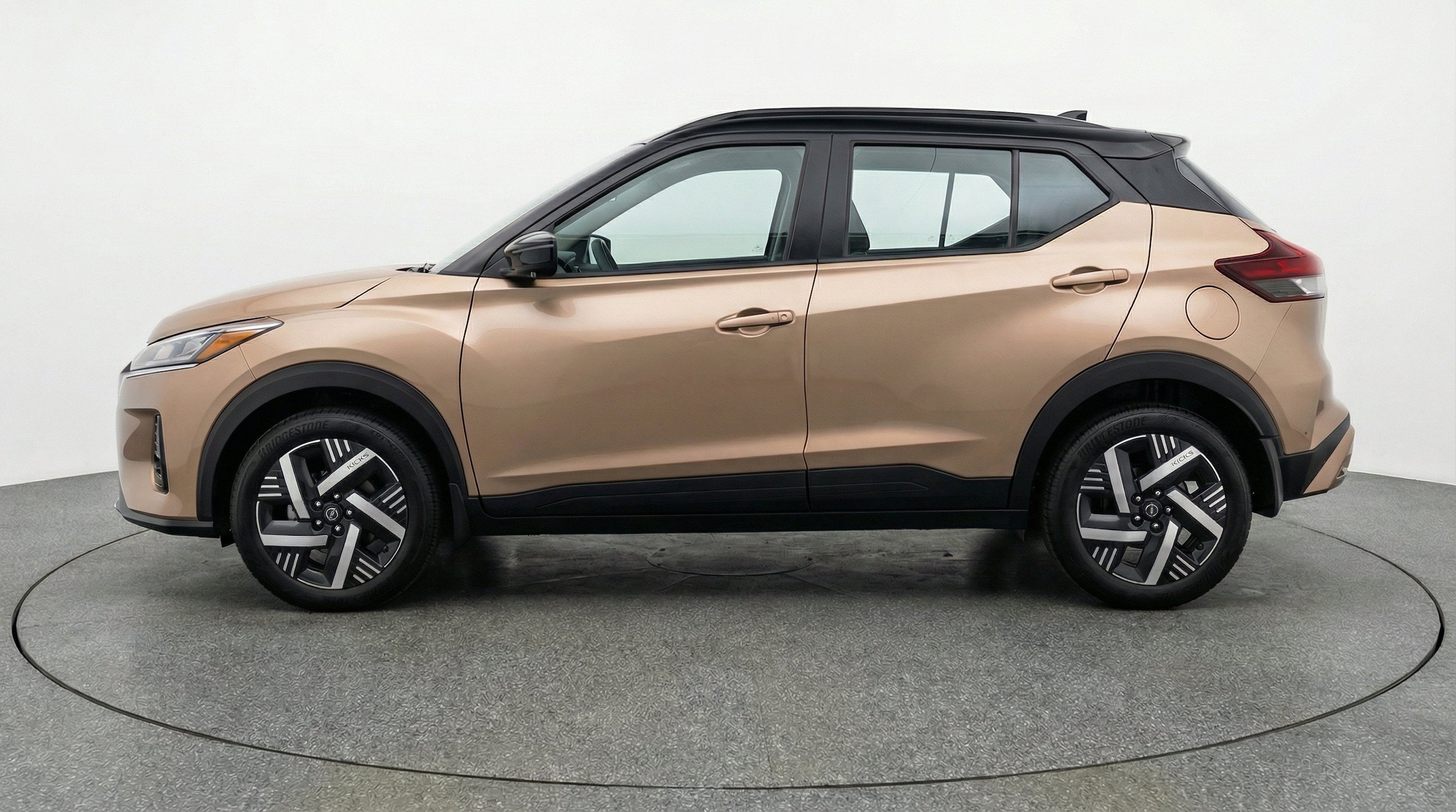 Thumbnail: 2026 Nissan Kicks - 5