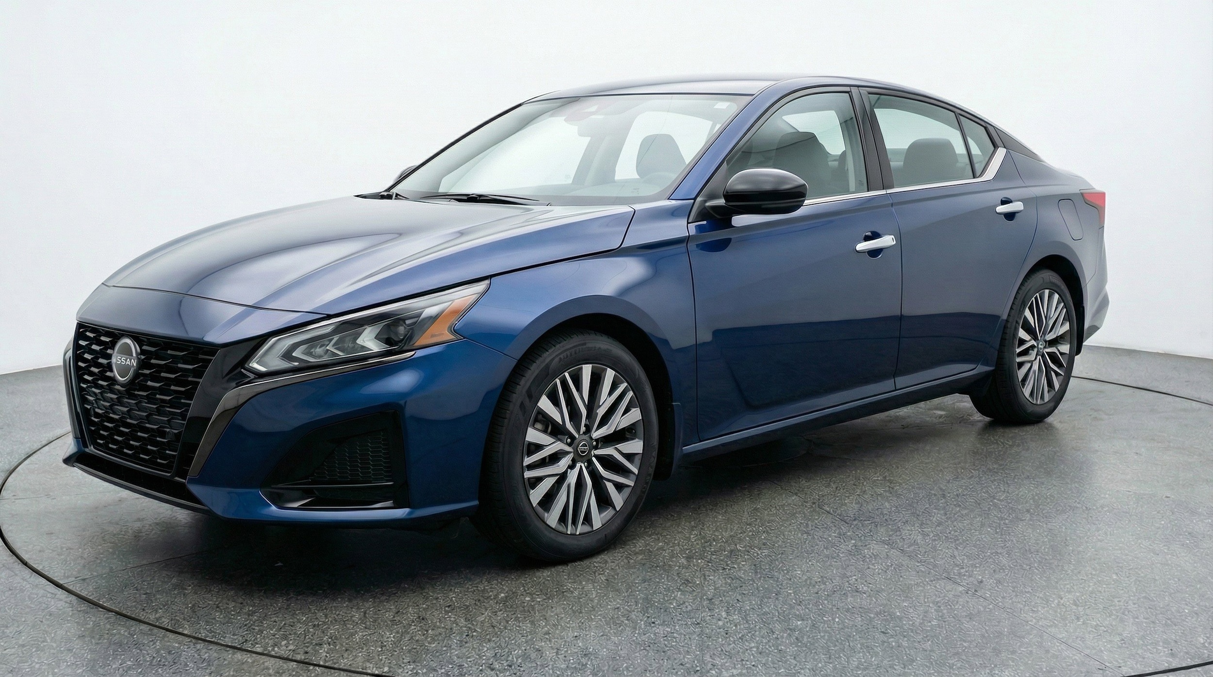 Thumbnail: 2025 Nissan Altima - 3