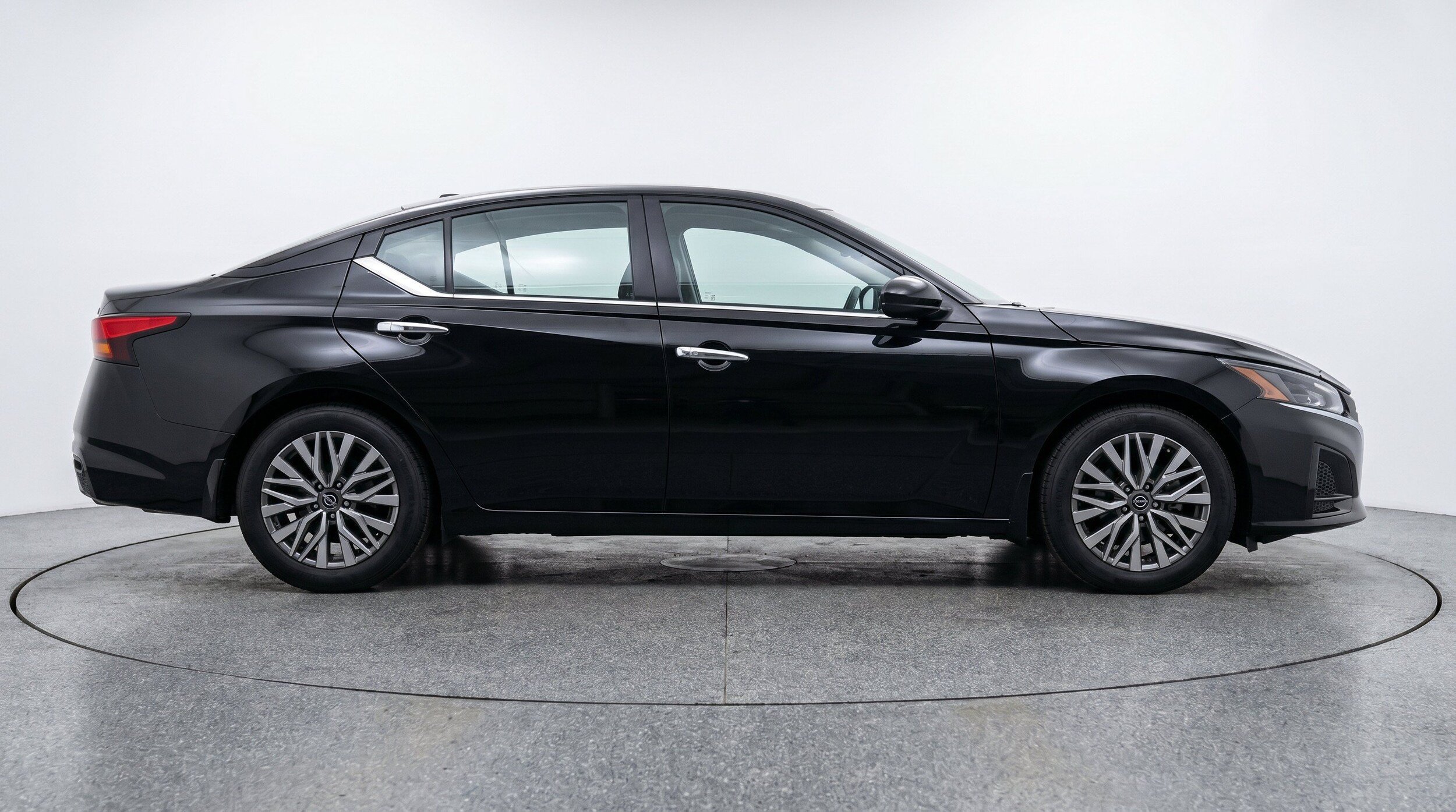 Thumbnail: 2025 Nissan Altima - 11