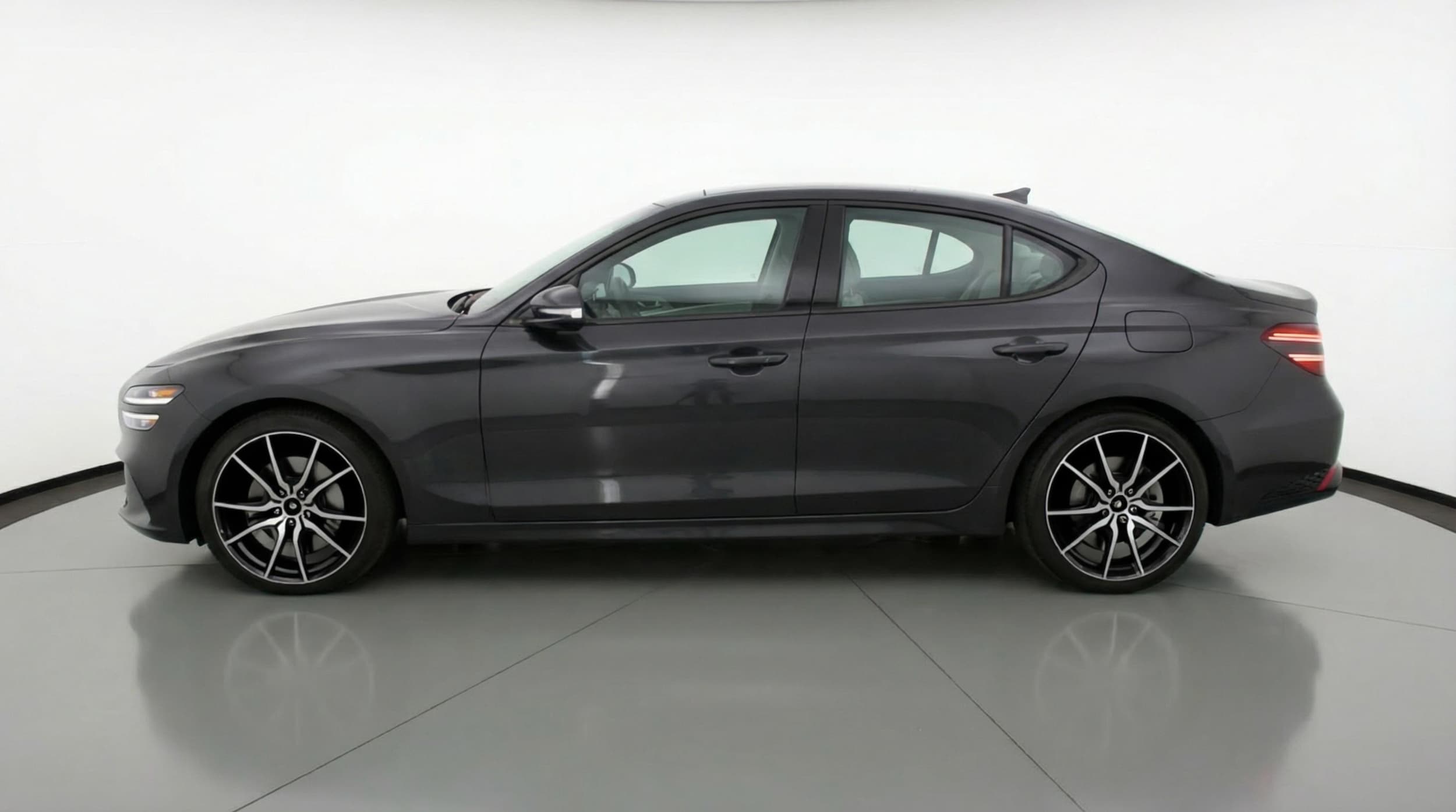 Thumbnail: 2025 Genesis G70 - 4