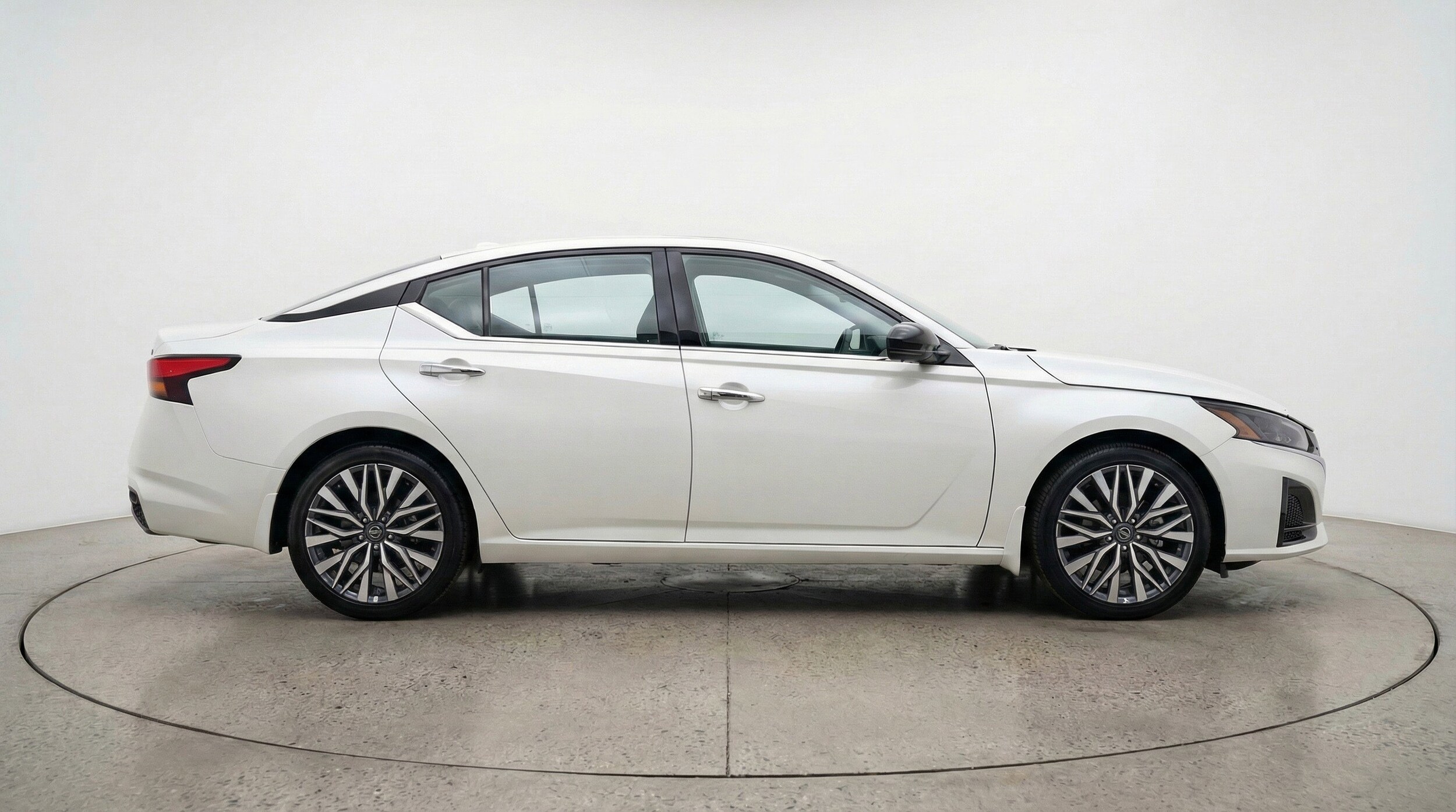 Thumbnail: 2025 Nissan Altima - 11