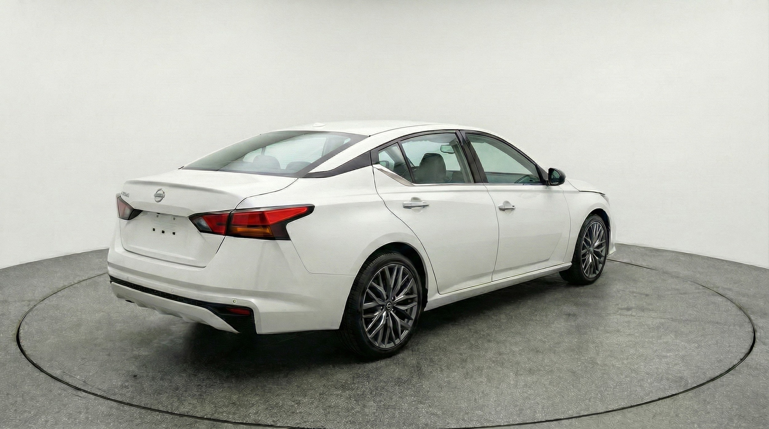 Thumbnail: 2025 Nissan Altima - 9