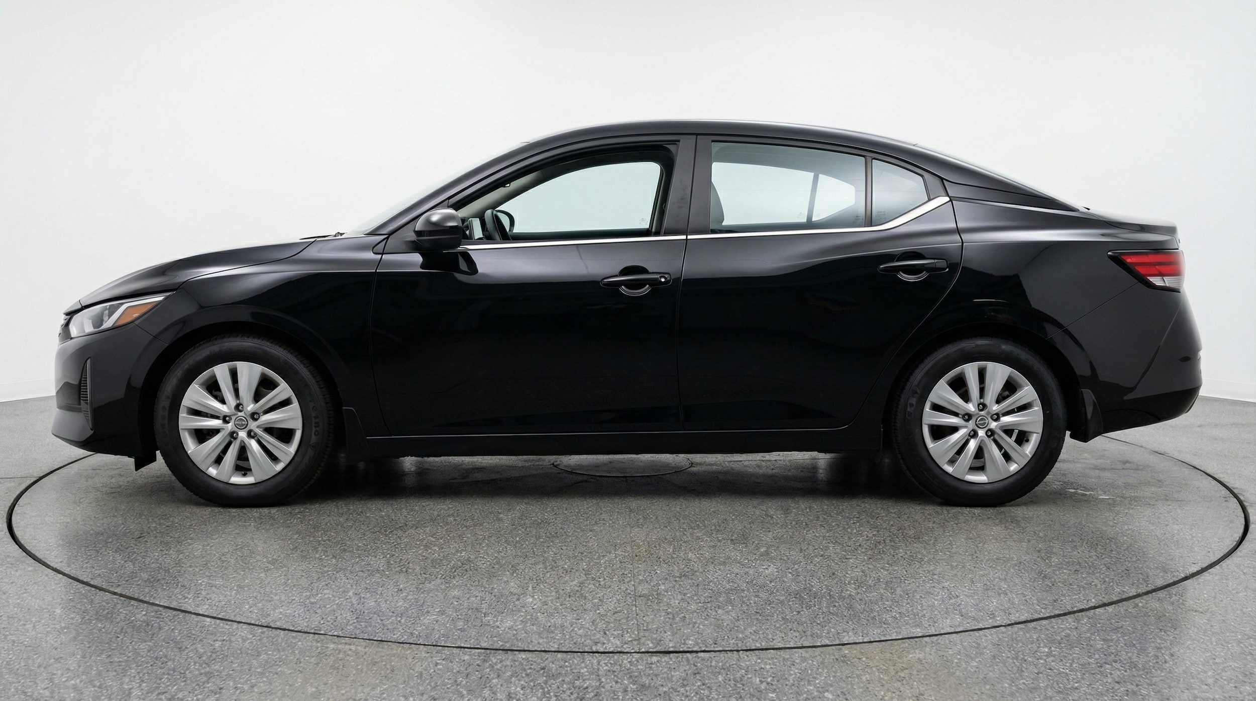 Thumbnail: 2025 Nissan Sentra - 4