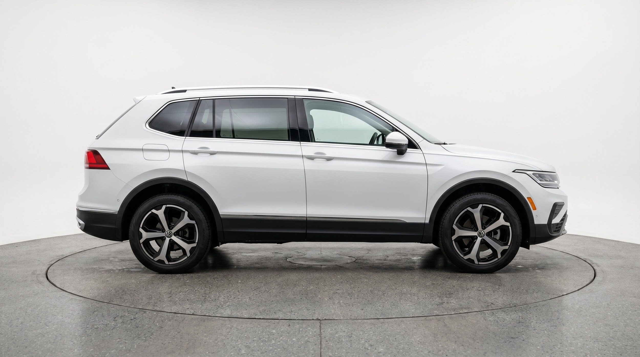 Thumbnail: 2026 Volkswagen Tiguan - 11