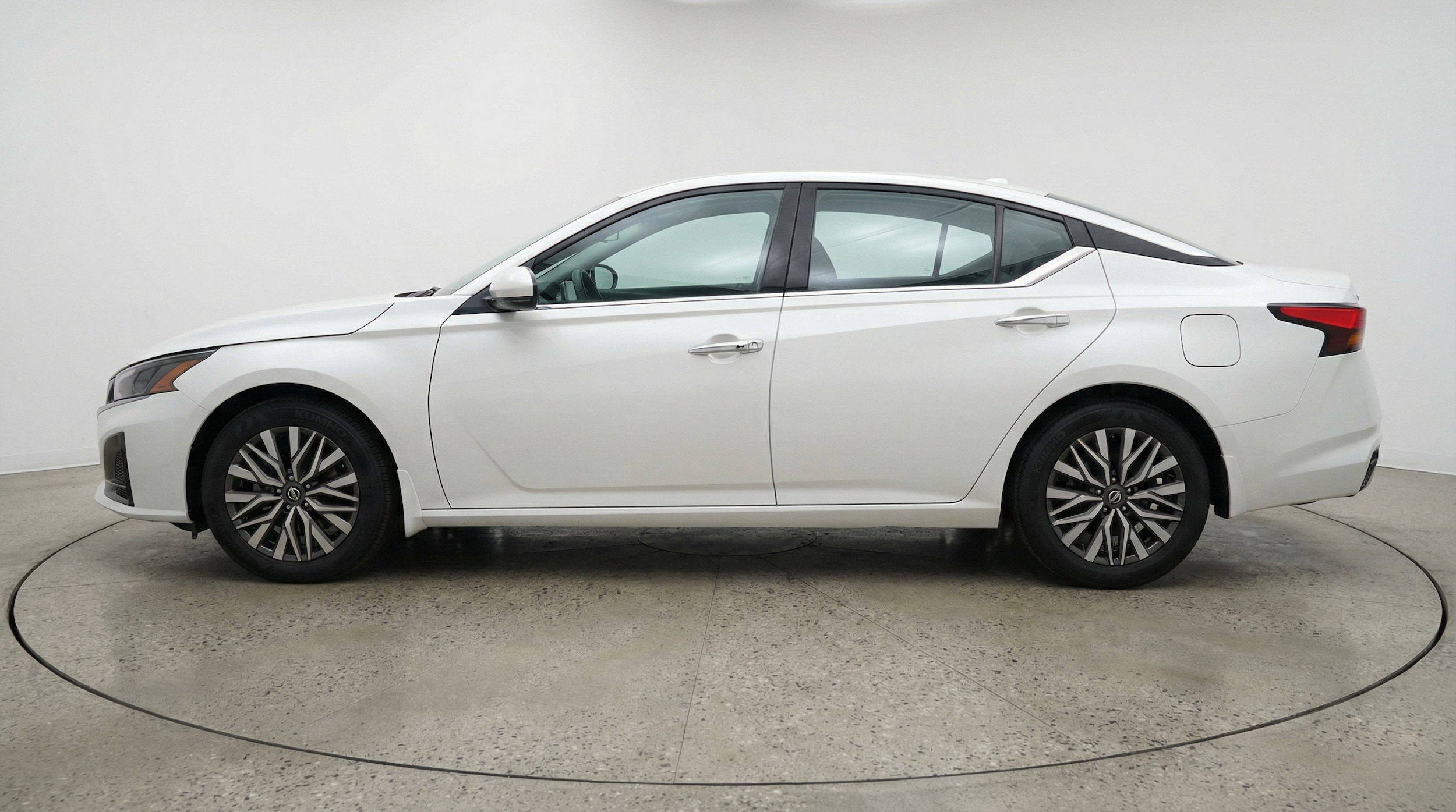 Thumbnail: 2025 Nissan Altima - 5
