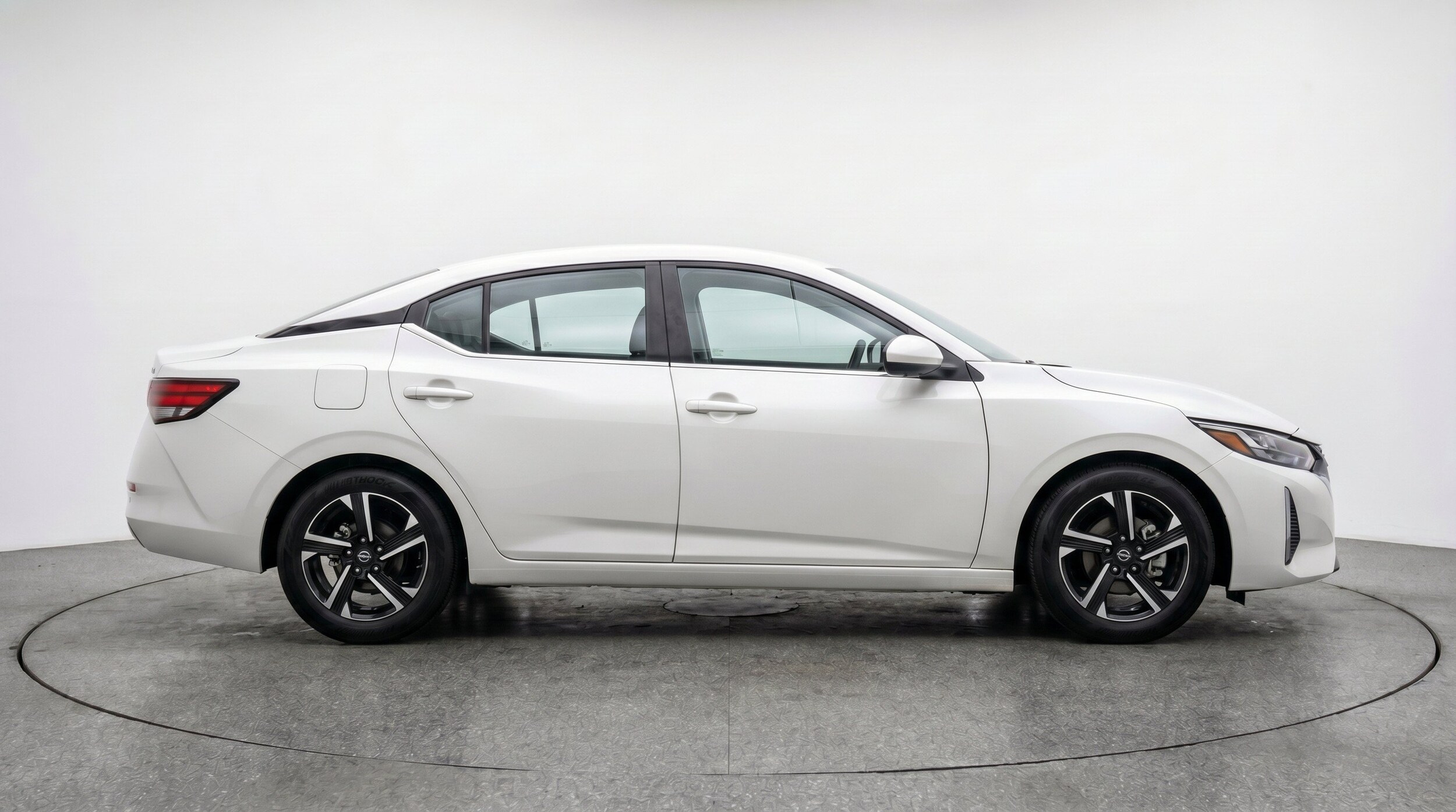 Thumbnail: 2025 Nissan Sentra - 10