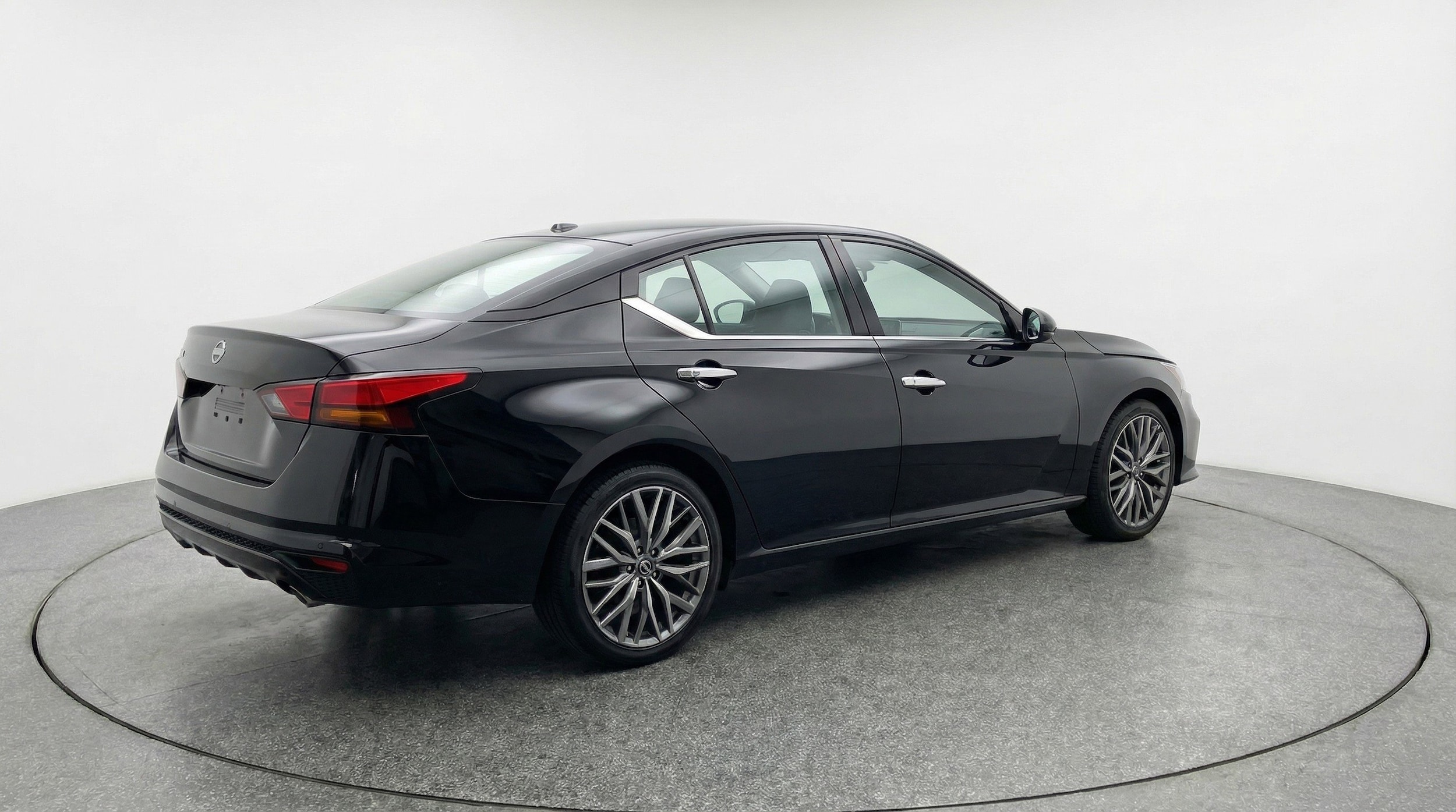Thumbnail: 2025 Nissan Altima - 9