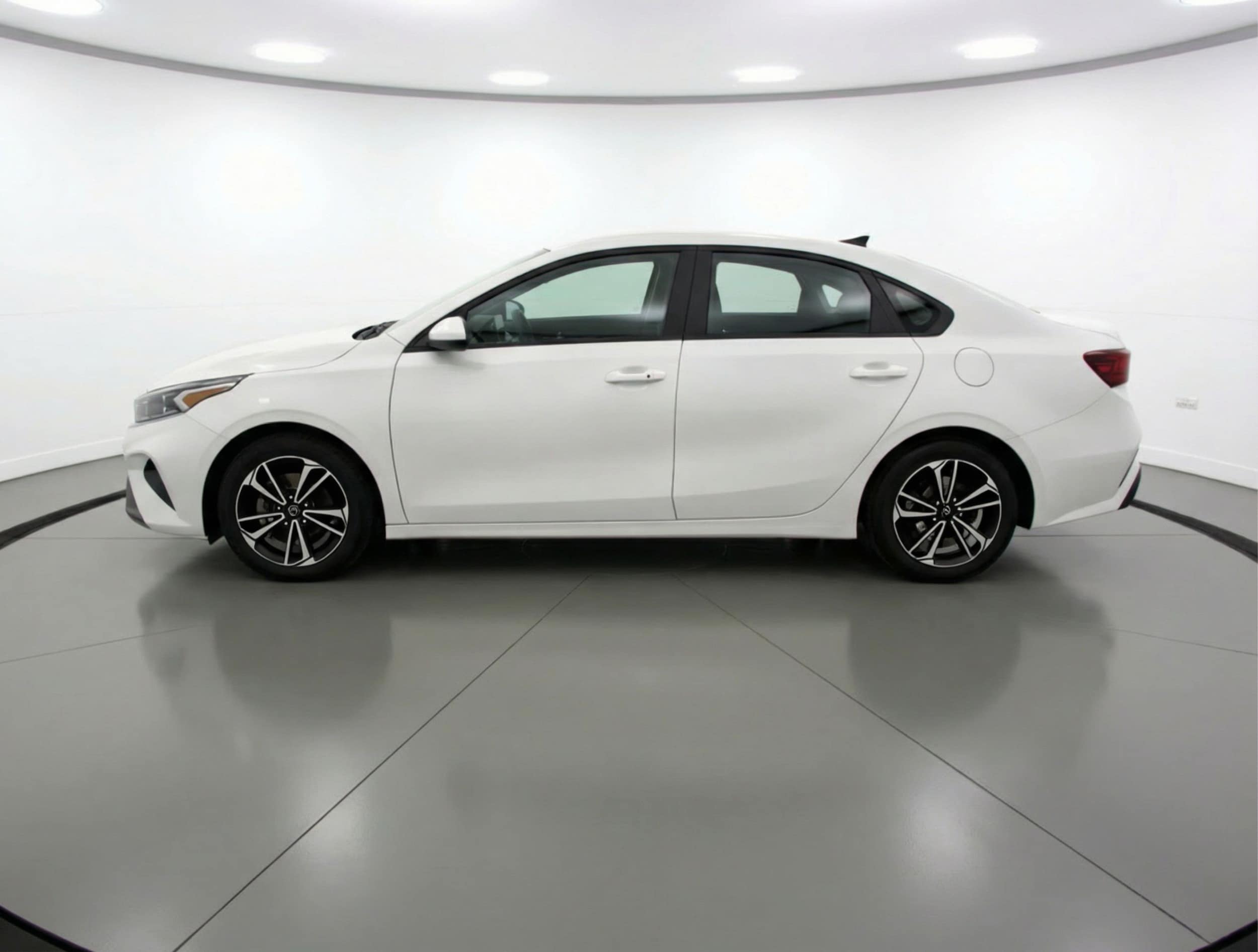 Thumbnail: 2024 Kia Forte - 4