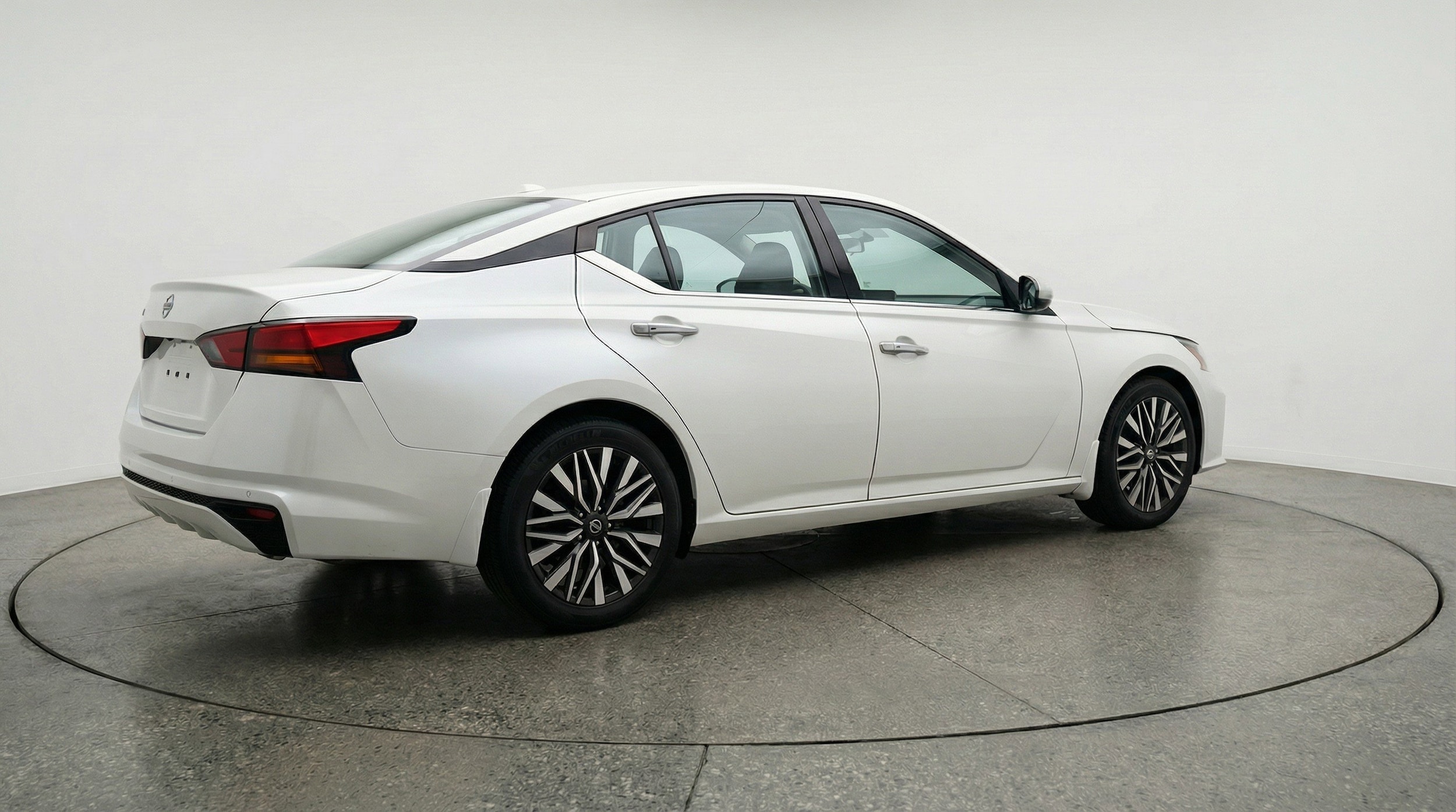 Thumbnail: 2025 Nissan Altima - 9