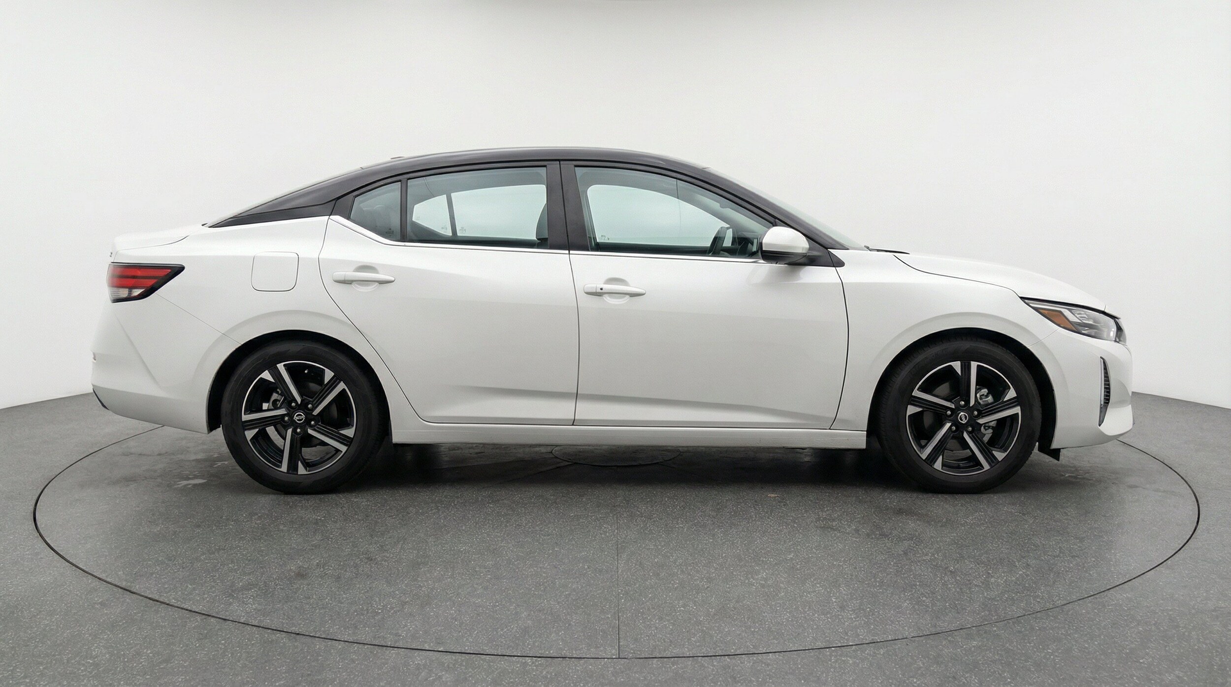 Thumbnail: 2025 Nissan Sentra - 11