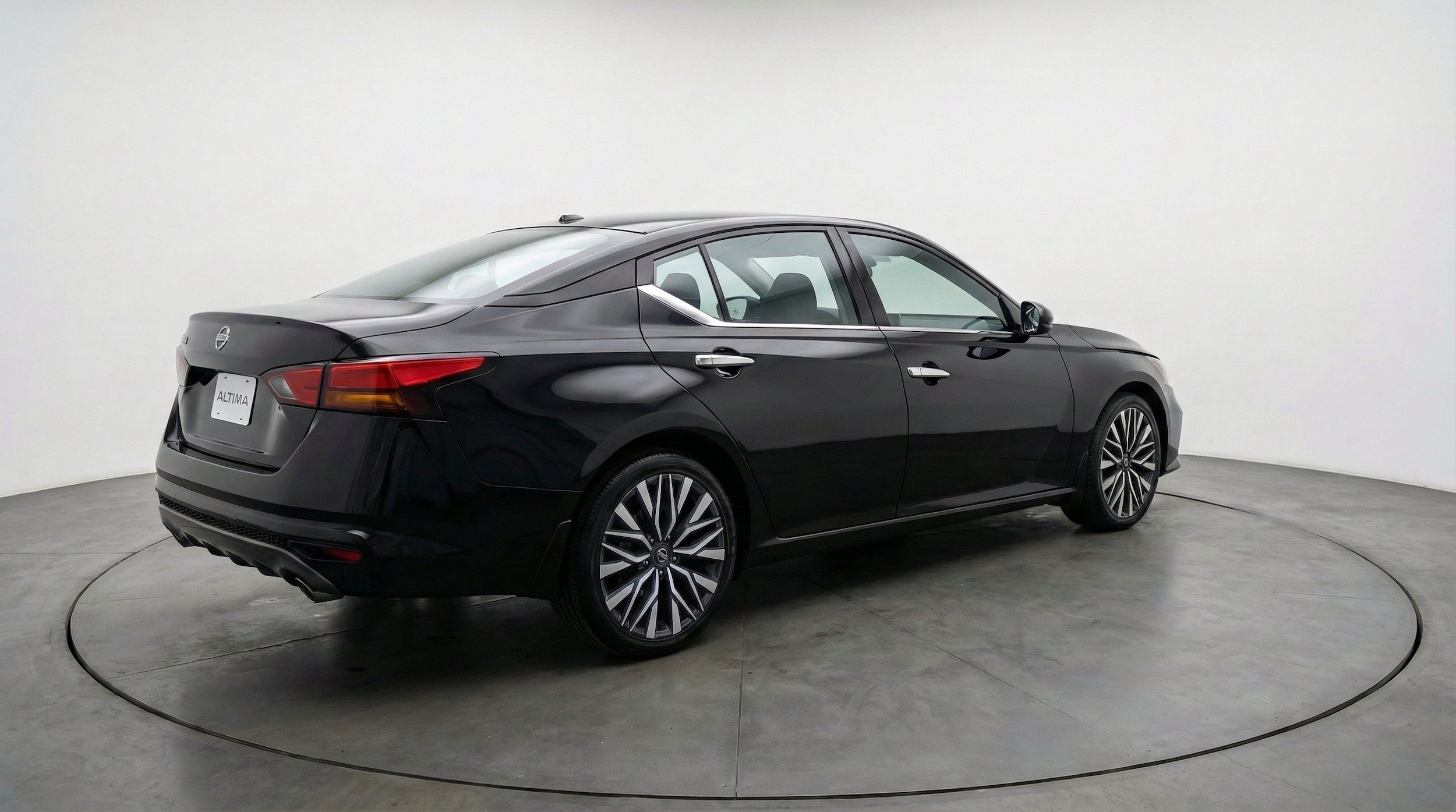 Thumbnail: 2025 Nissan Altima - 9