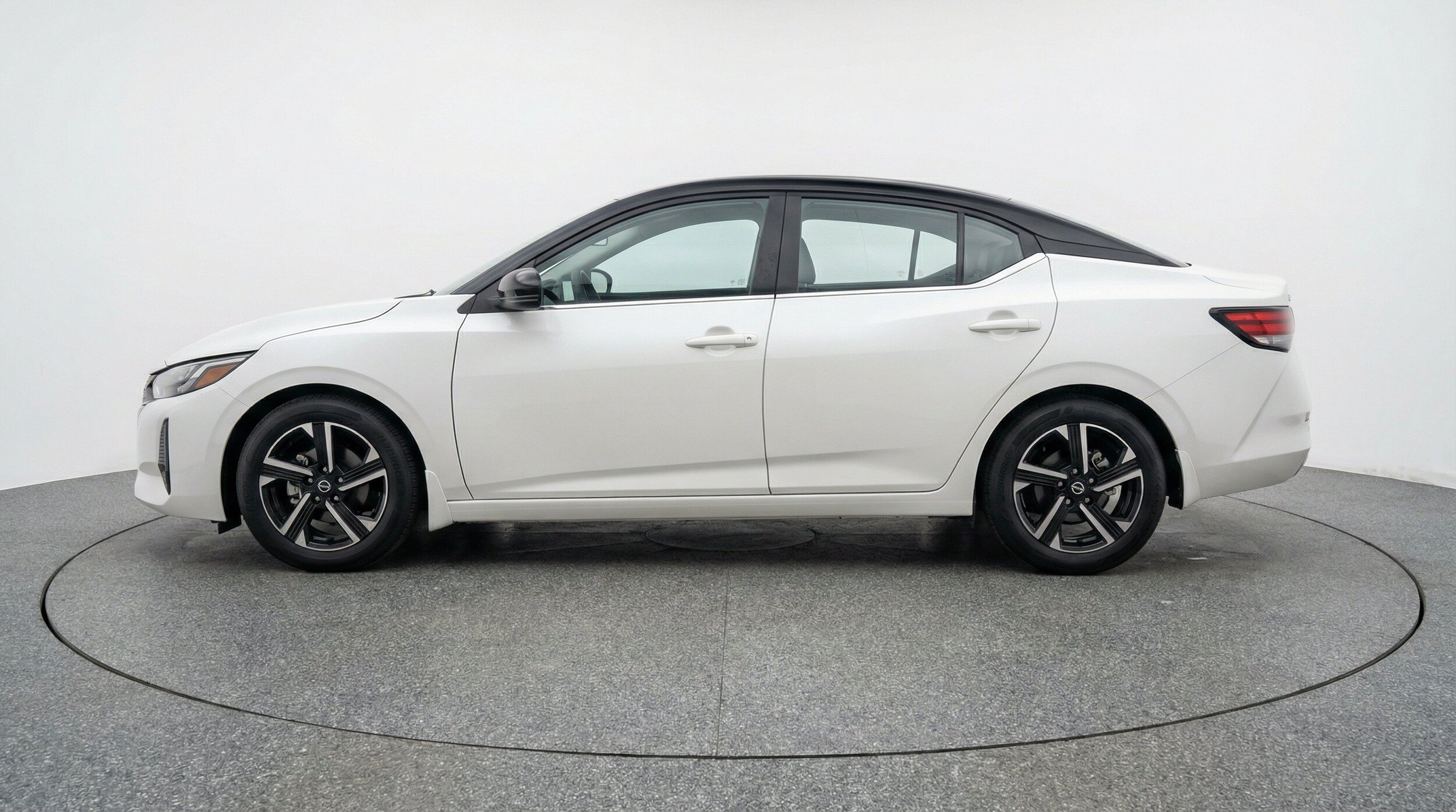 Thumbnail: 2025 Nissan Sentra - 5