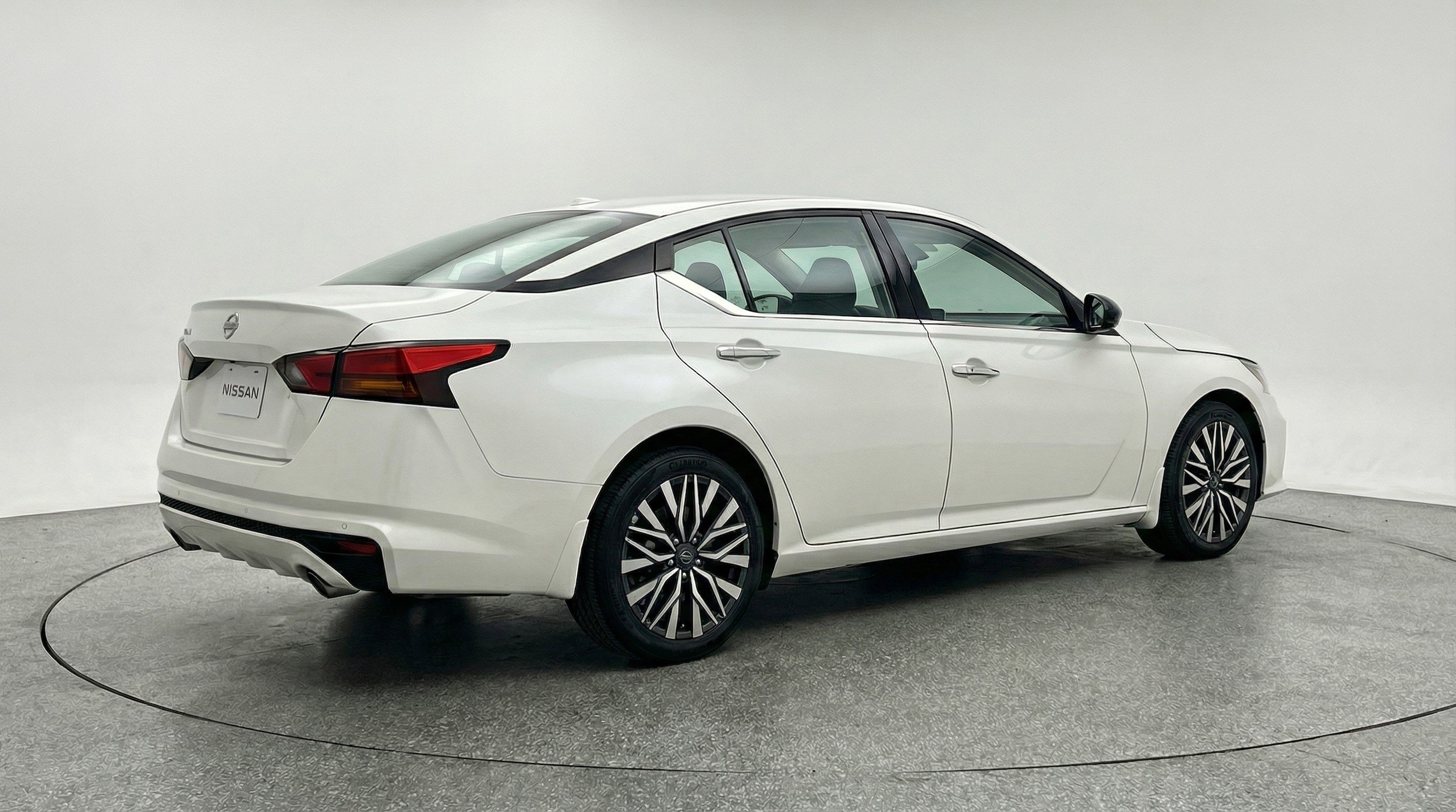 Thumbnail: 2025 Nissan Altima - 9
