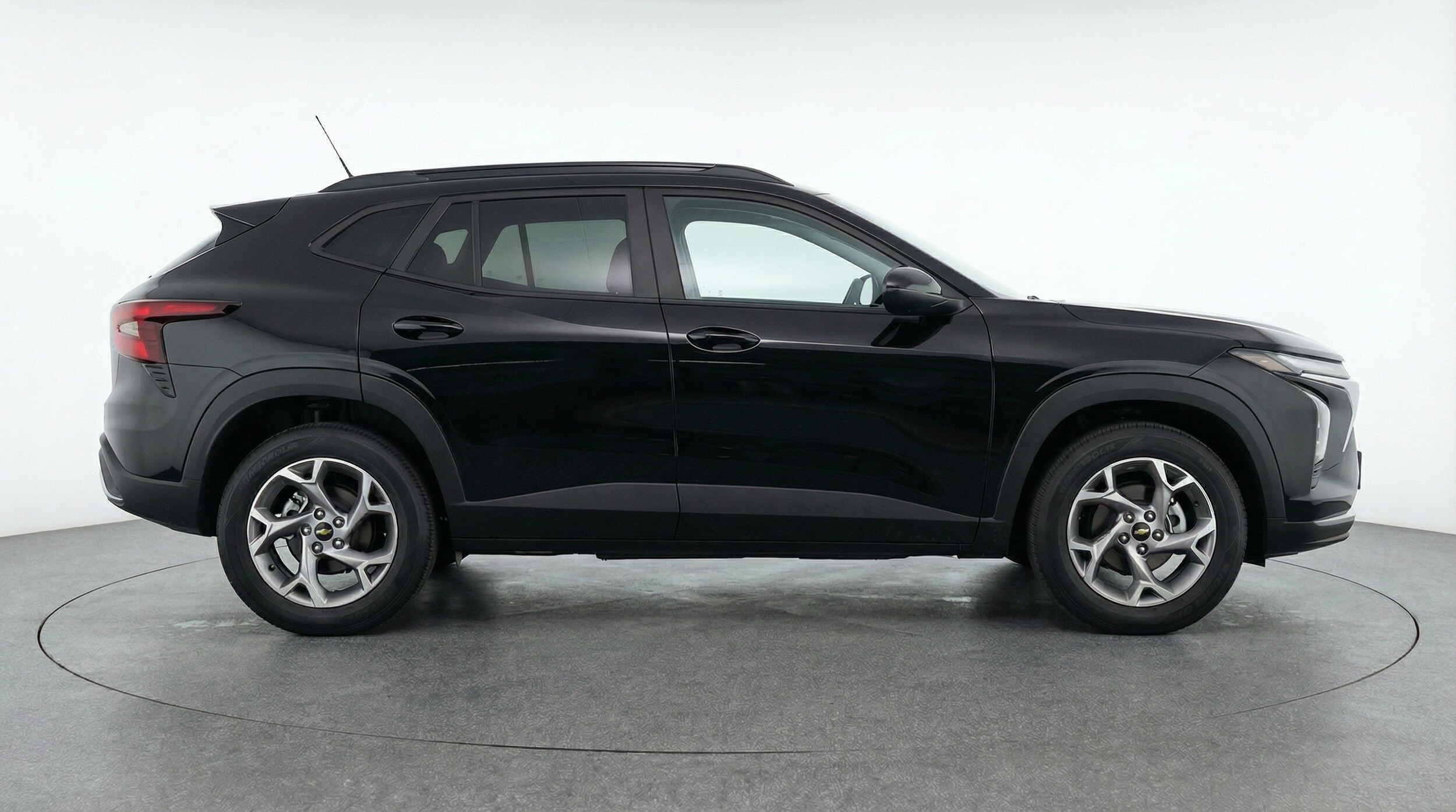 Thumbnail: 2025 Chevrolet Trax - 8