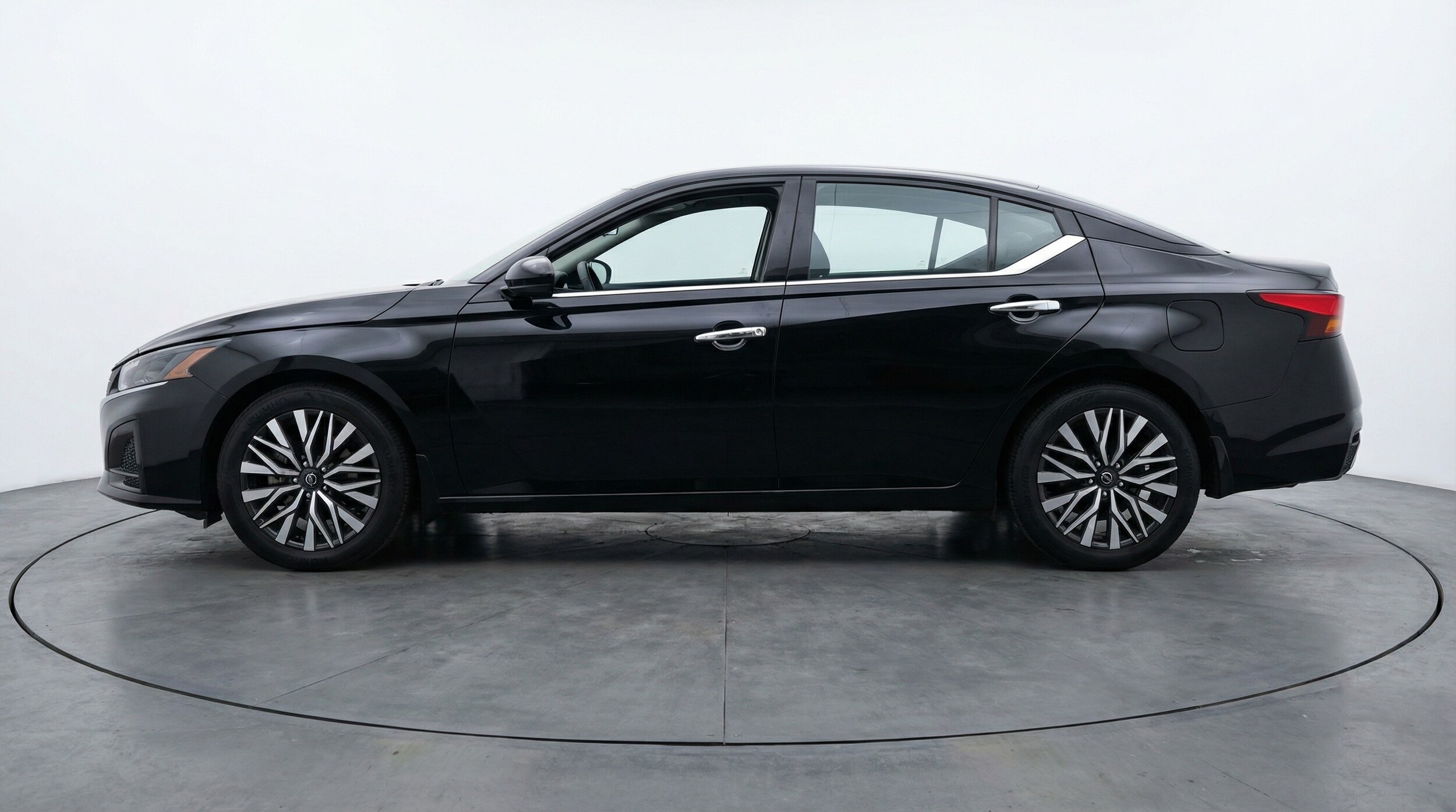 Thumbnail: 2025 Nissan Altima - 4