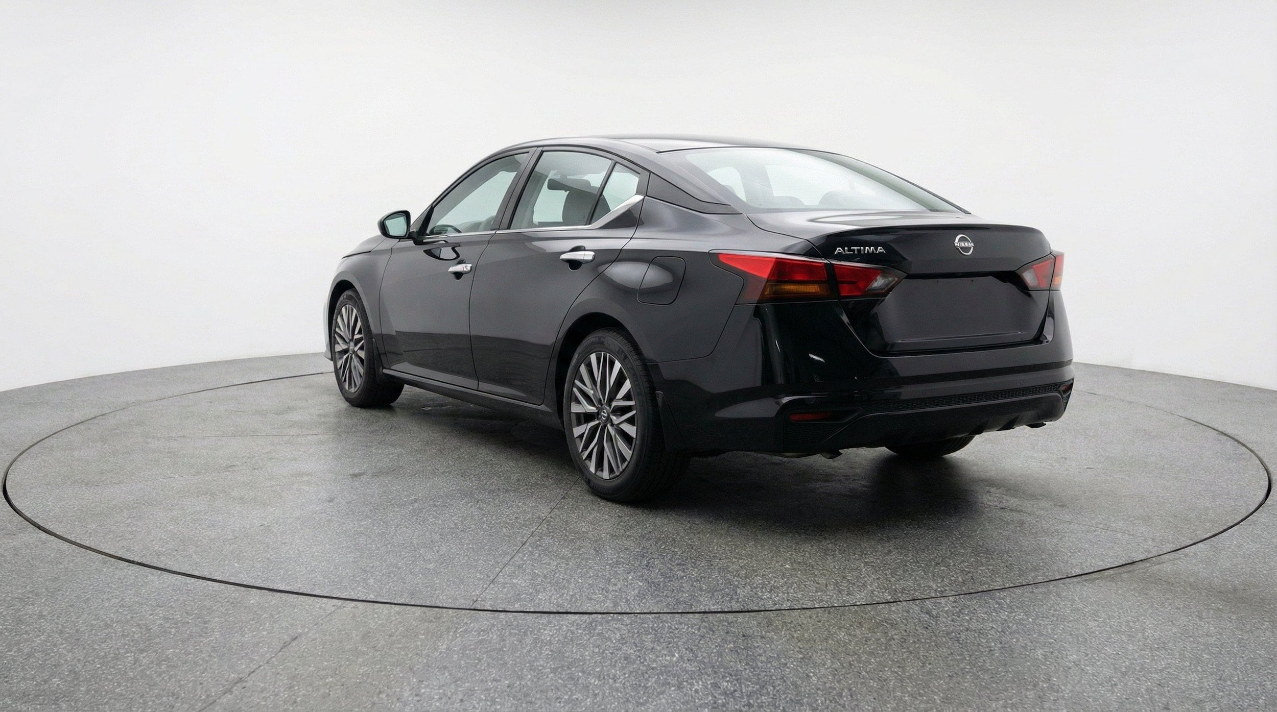 Thumbnail: 2025 Nissan Altima - 9