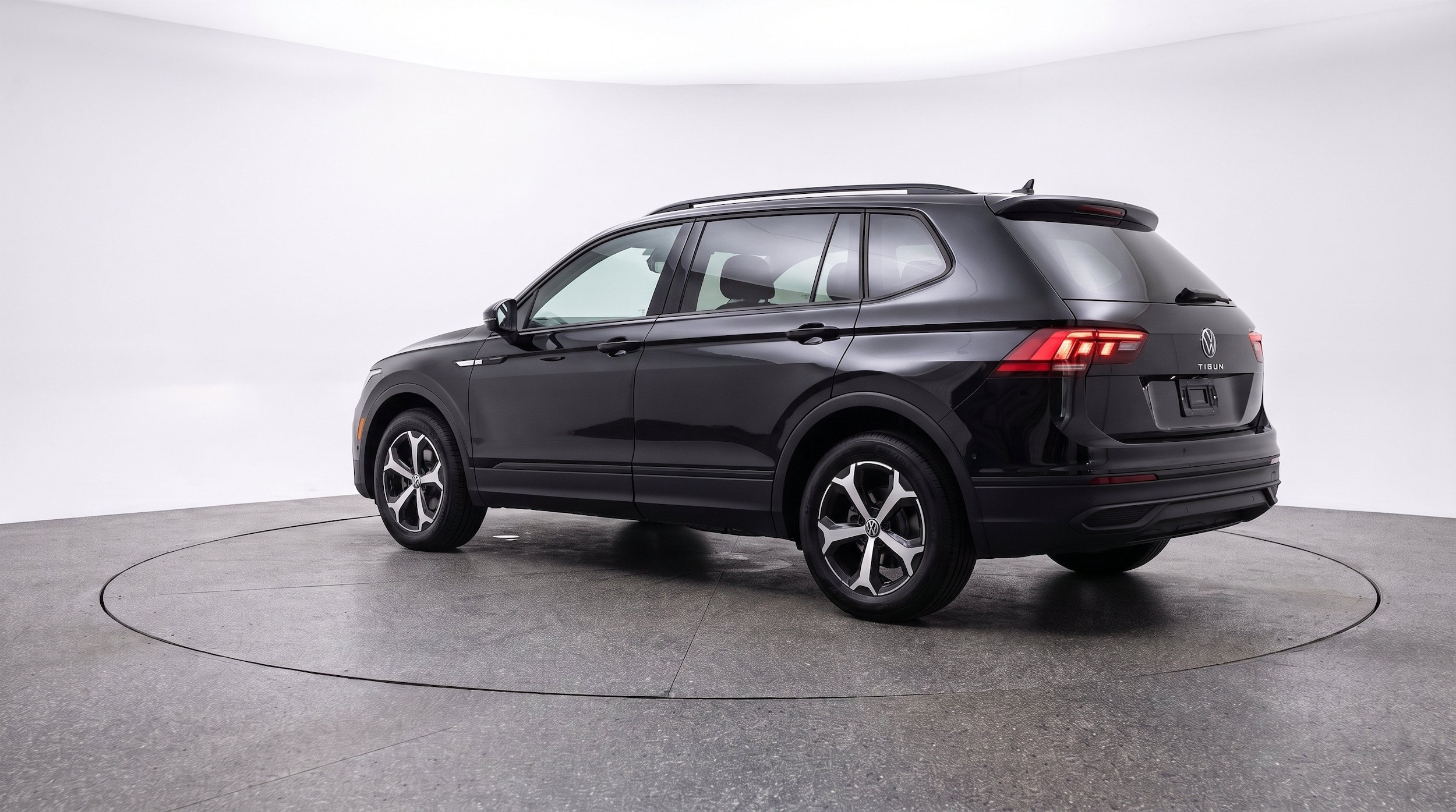 Thumbnail: 2026 Volkswagen Tiguan - 6