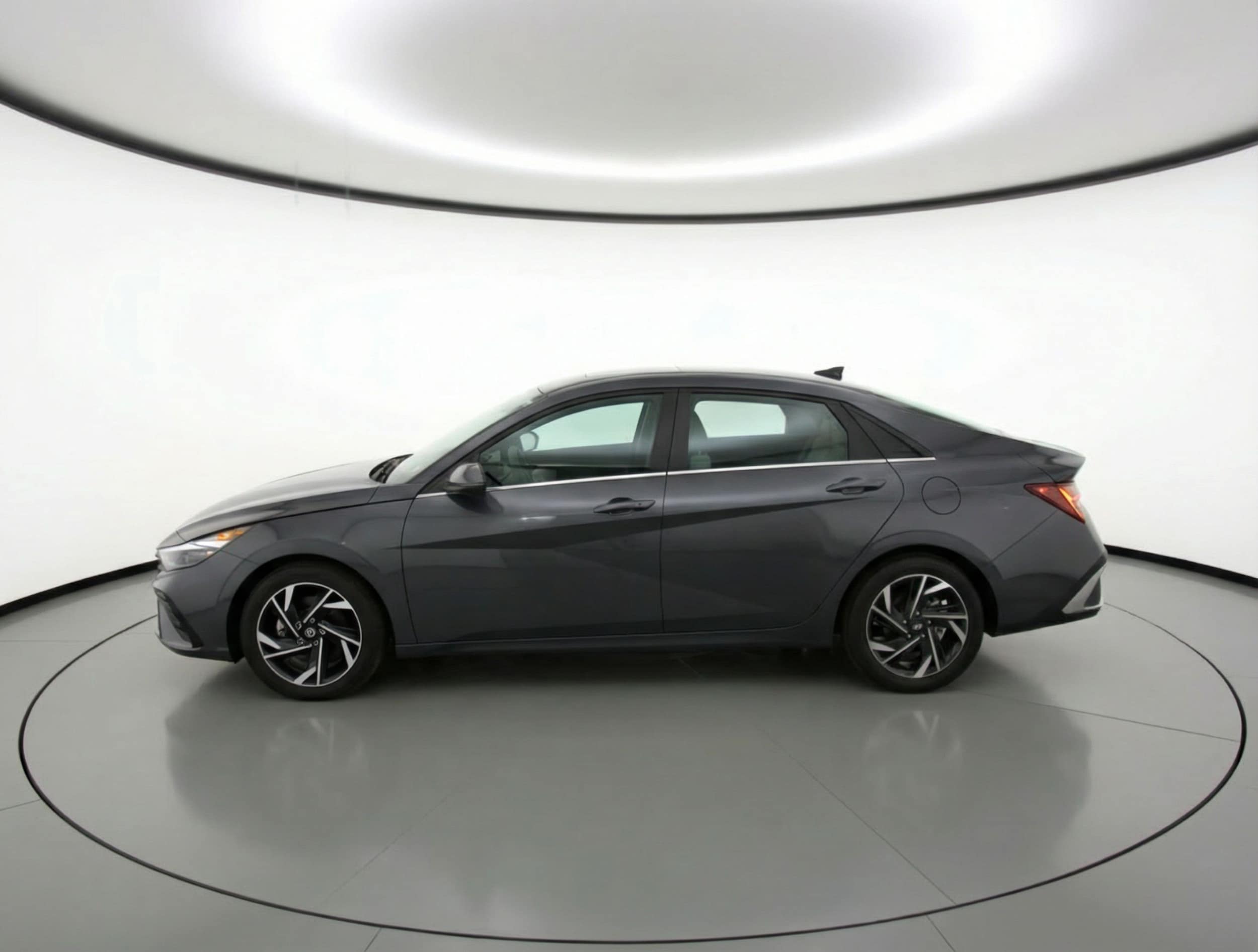 Thumbnail: 2025 Hyundai Elantra - 4