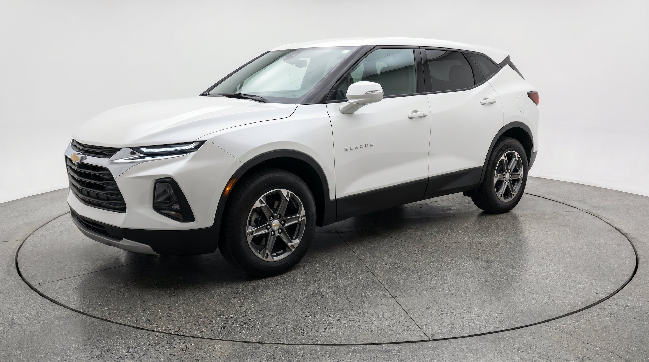 Thumbnail: 2026 Chevrolet Blazer - 3
