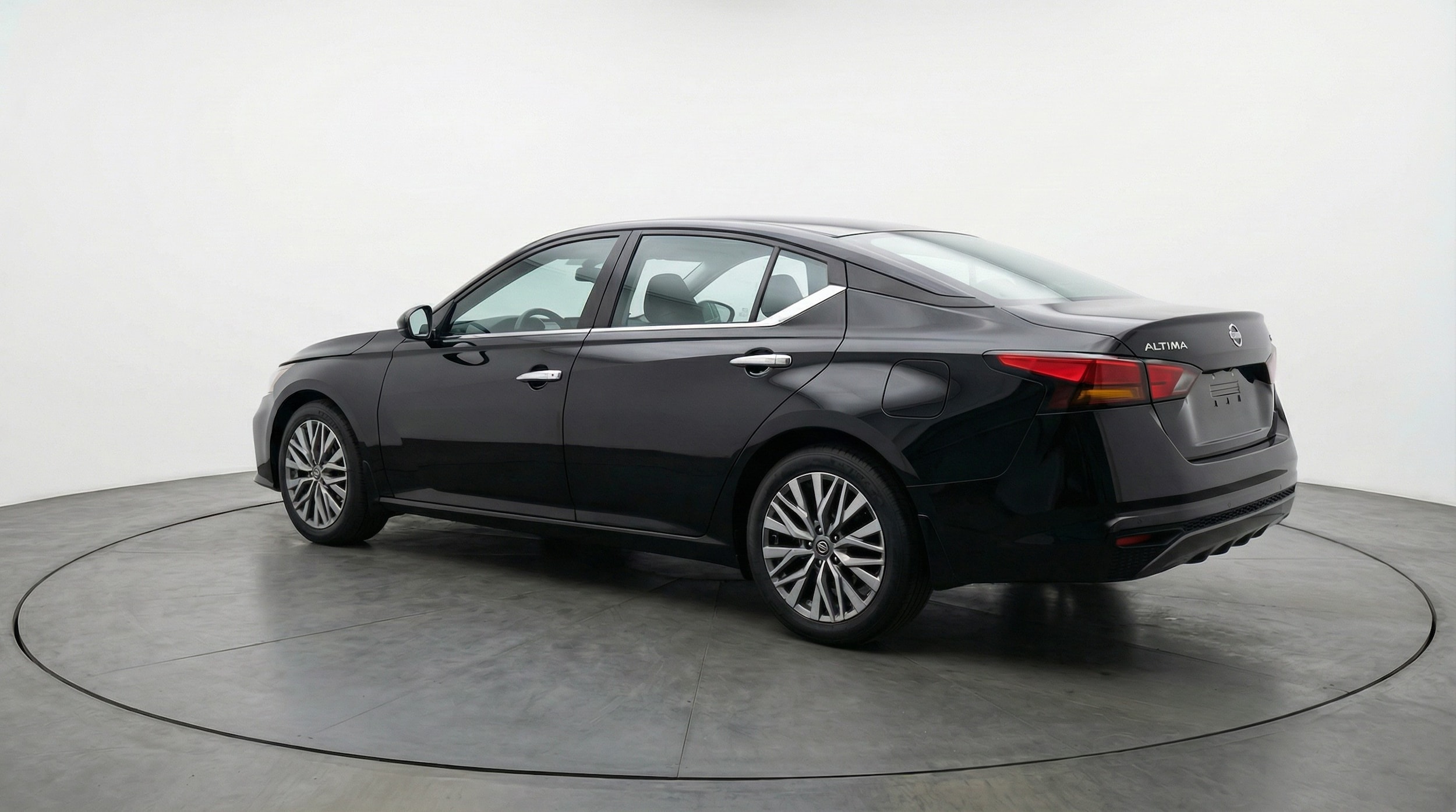 Thumbnail: 2025 Nissan Altima - 5