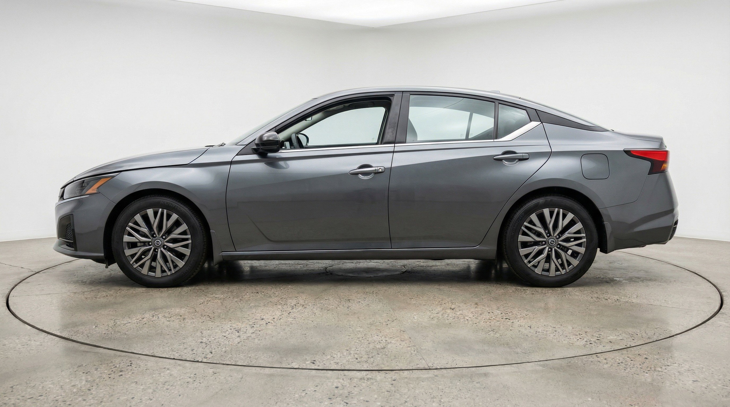 Thumbnail: 2025 Nissan Altima - 5