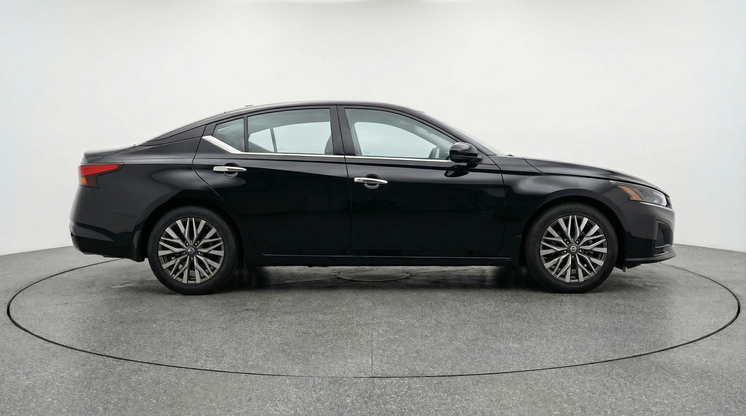 Thumbnail: 2025 Nissan Altima - 8