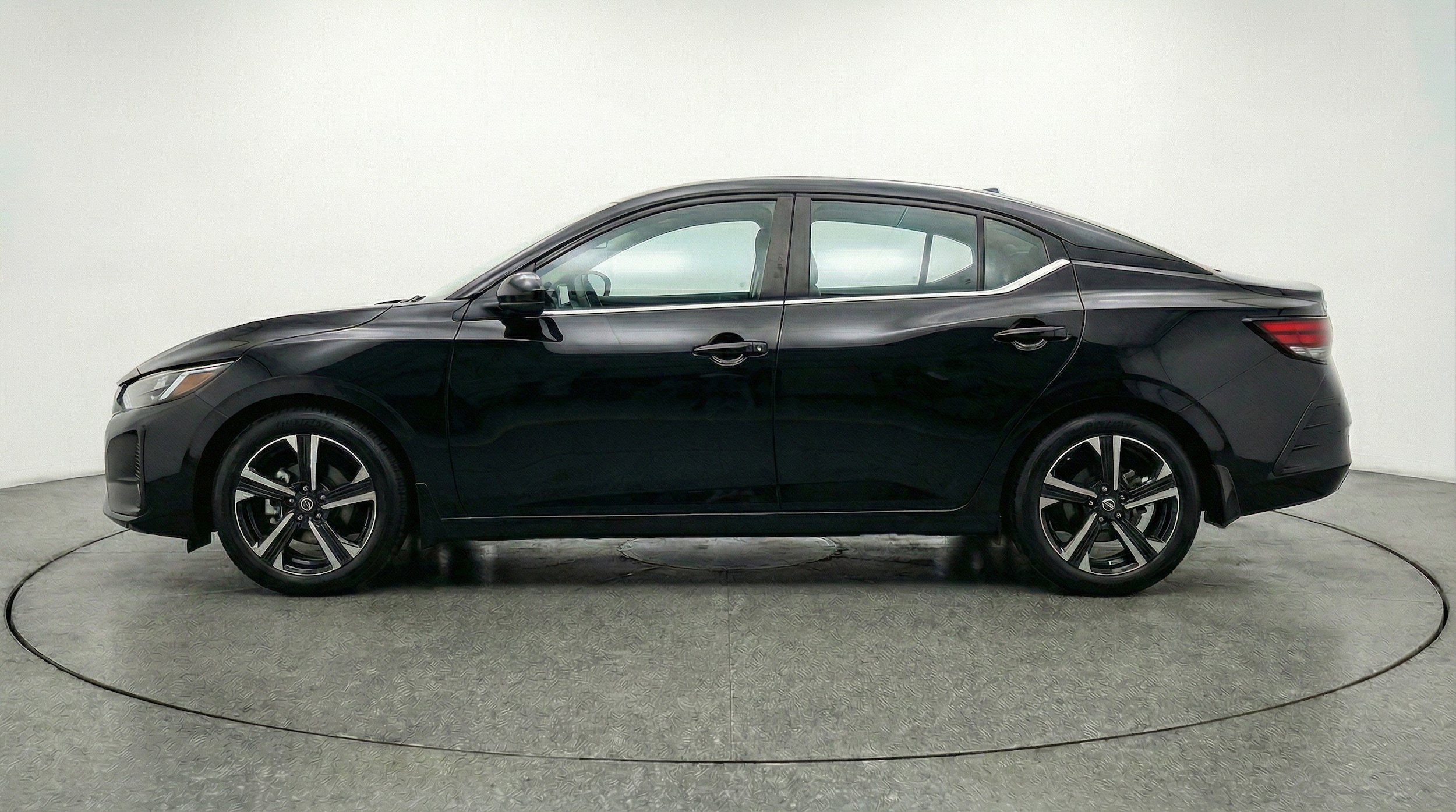 Thumbnail: 2025 Nissan Sentra - 5