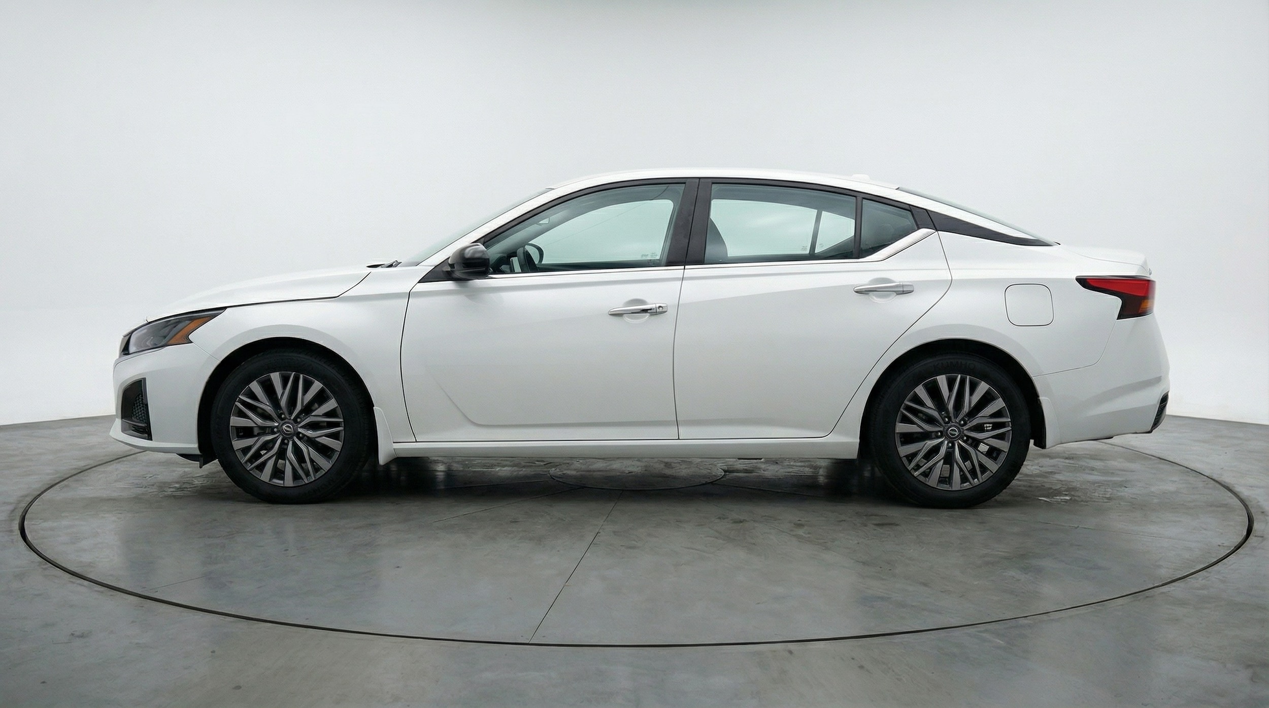 Thumbnail: 2025 Nissan Altima - 4