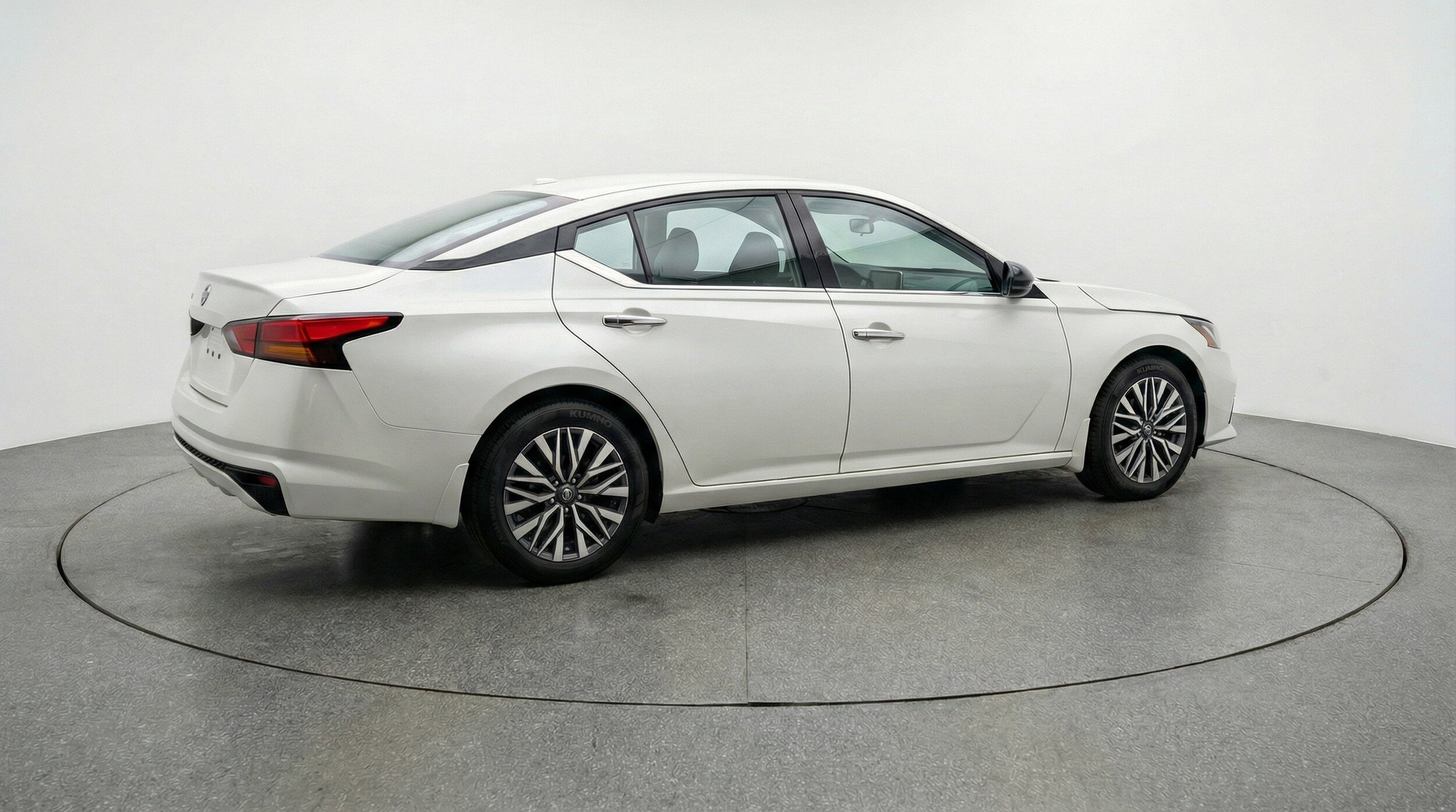 Thumbnail: 2025 Nissan Altima - 9