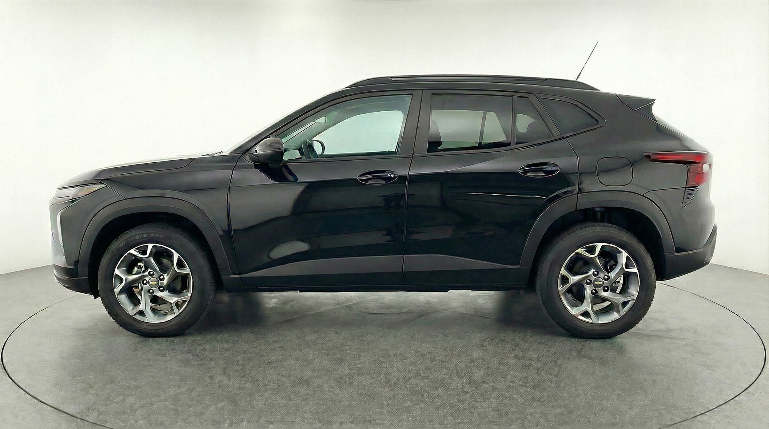 Thumbnail: 2025 Chevrolet Trax - 4