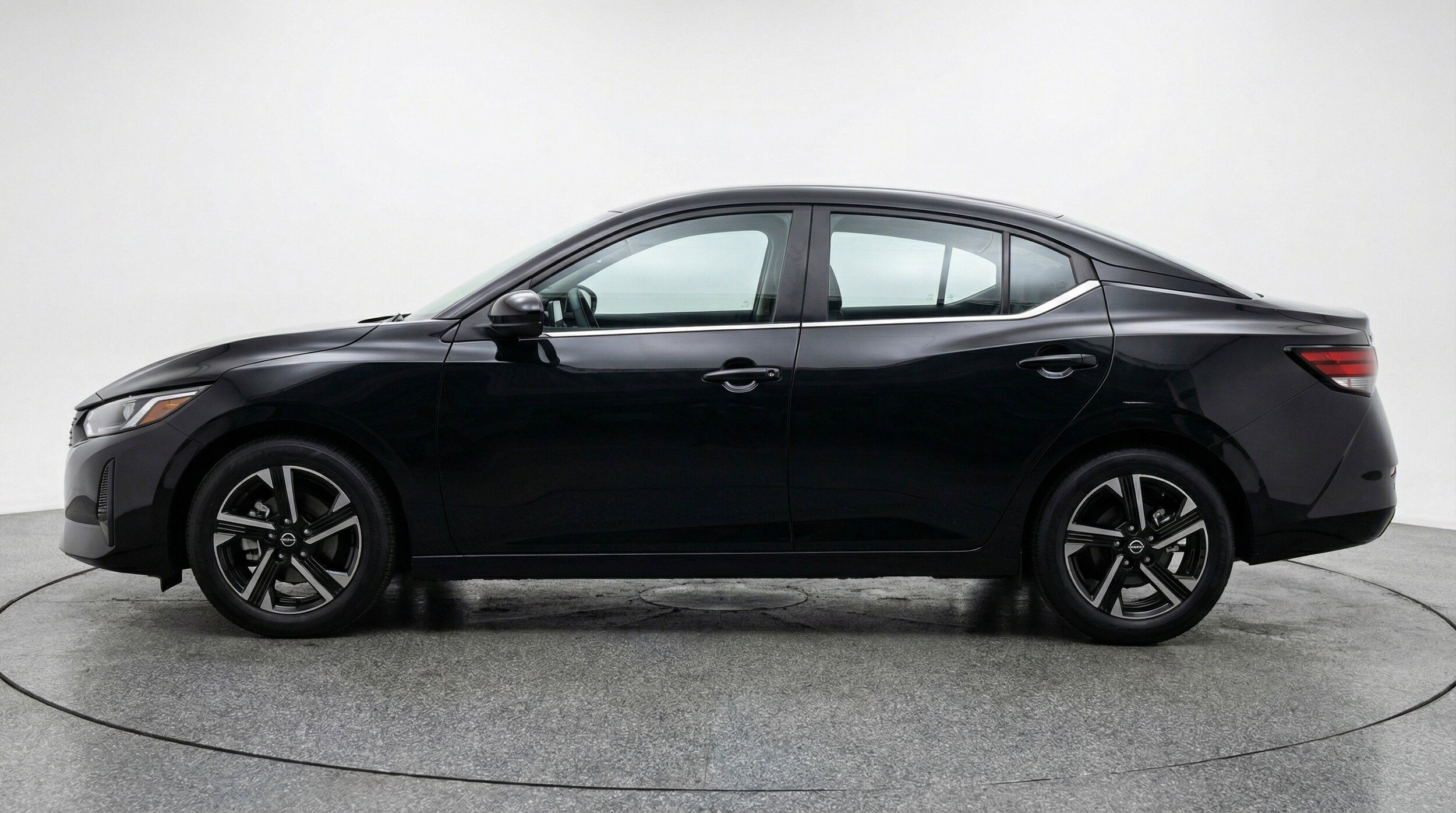 Thumbnail: 2025 Nissan Sentra - 5