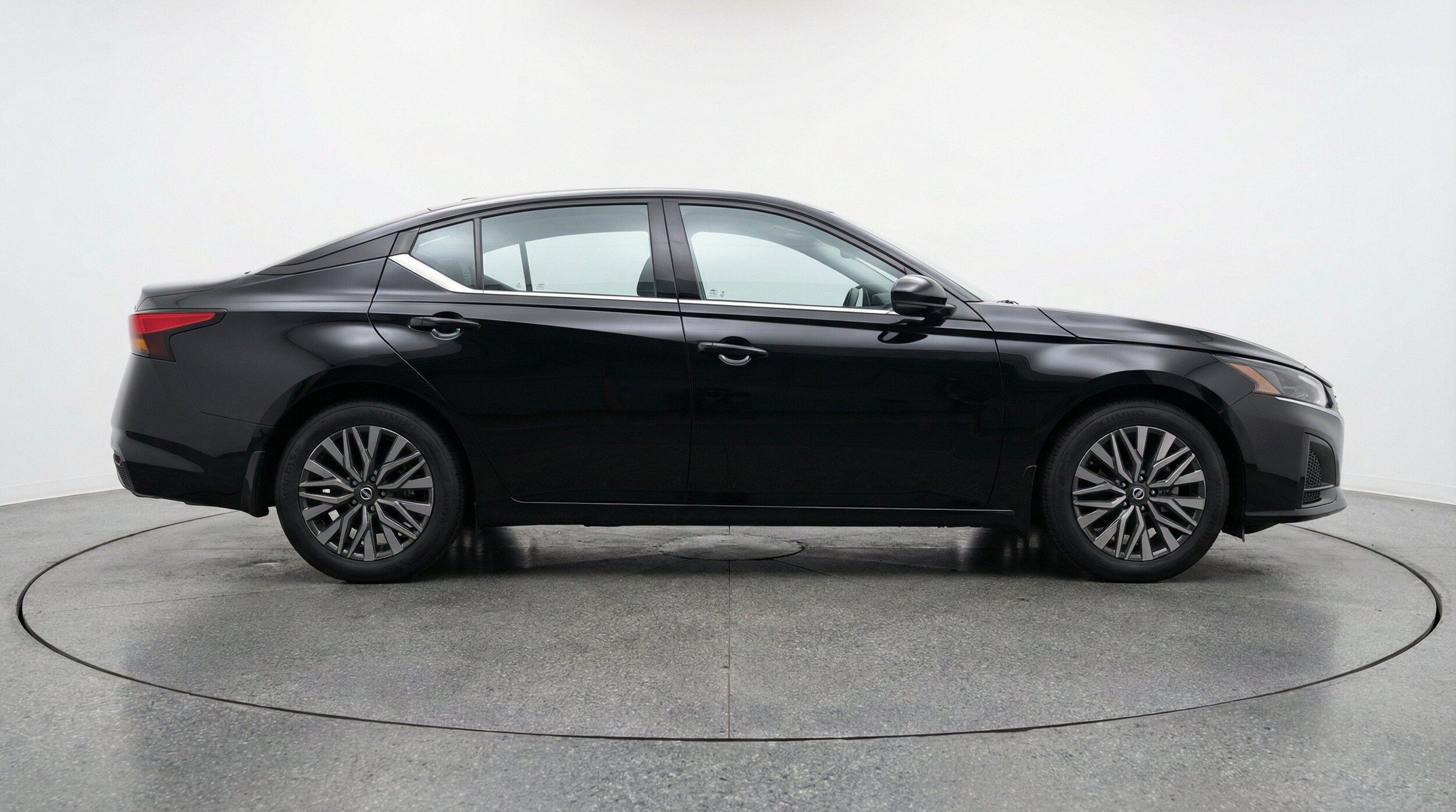 Thumbnail: 2025 Nissan Altima - 10