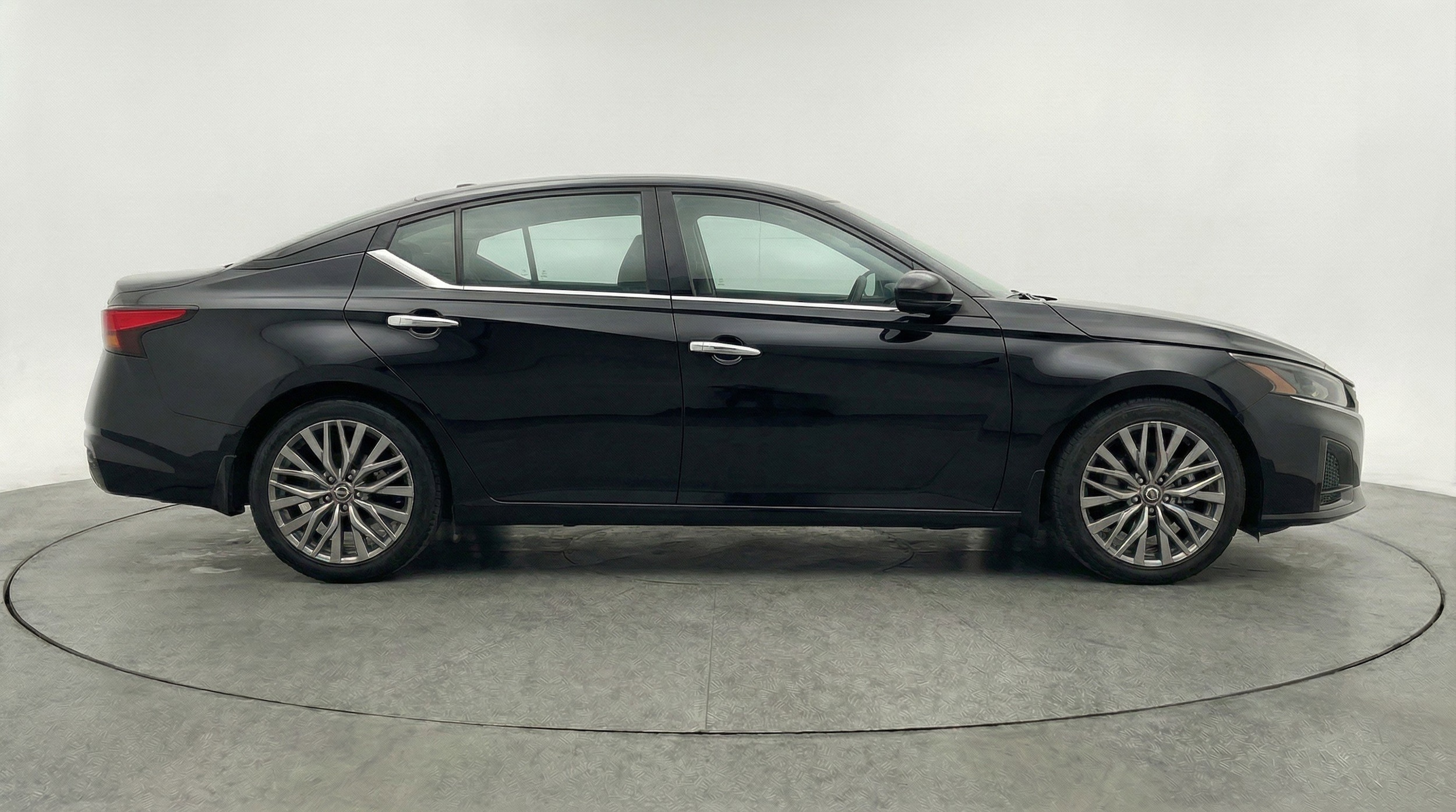 Thumbnail: 2025 Nissan Altima - 11