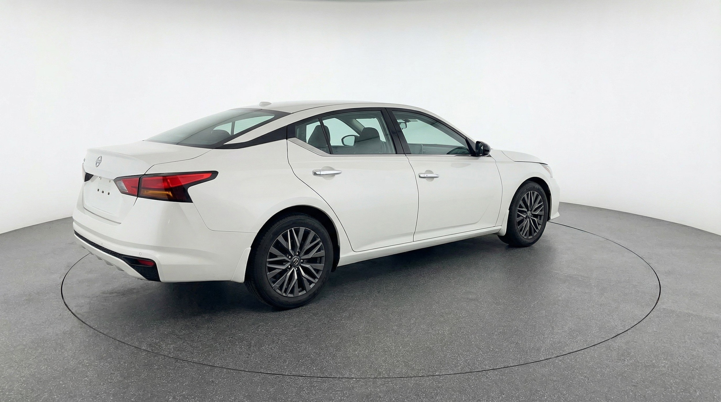 Thumbnail: 2025 Nissan Altima - 9