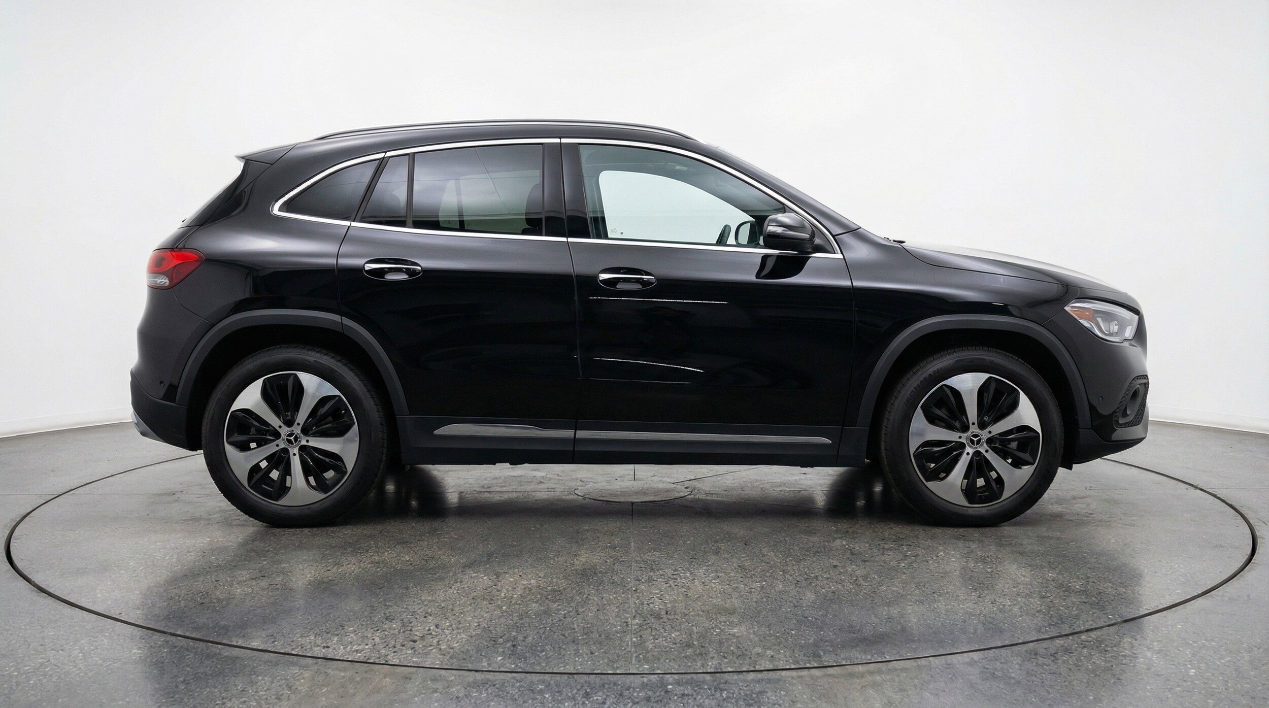Thumbnail: 2025 Mercedes-Benz GLA - 11